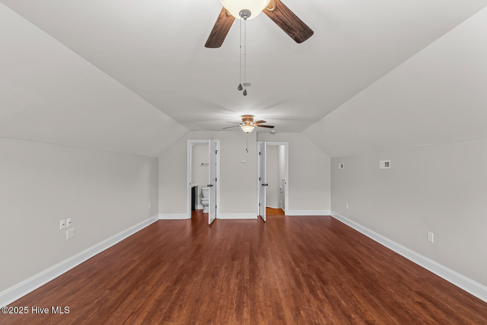 100543742 | Photo 50