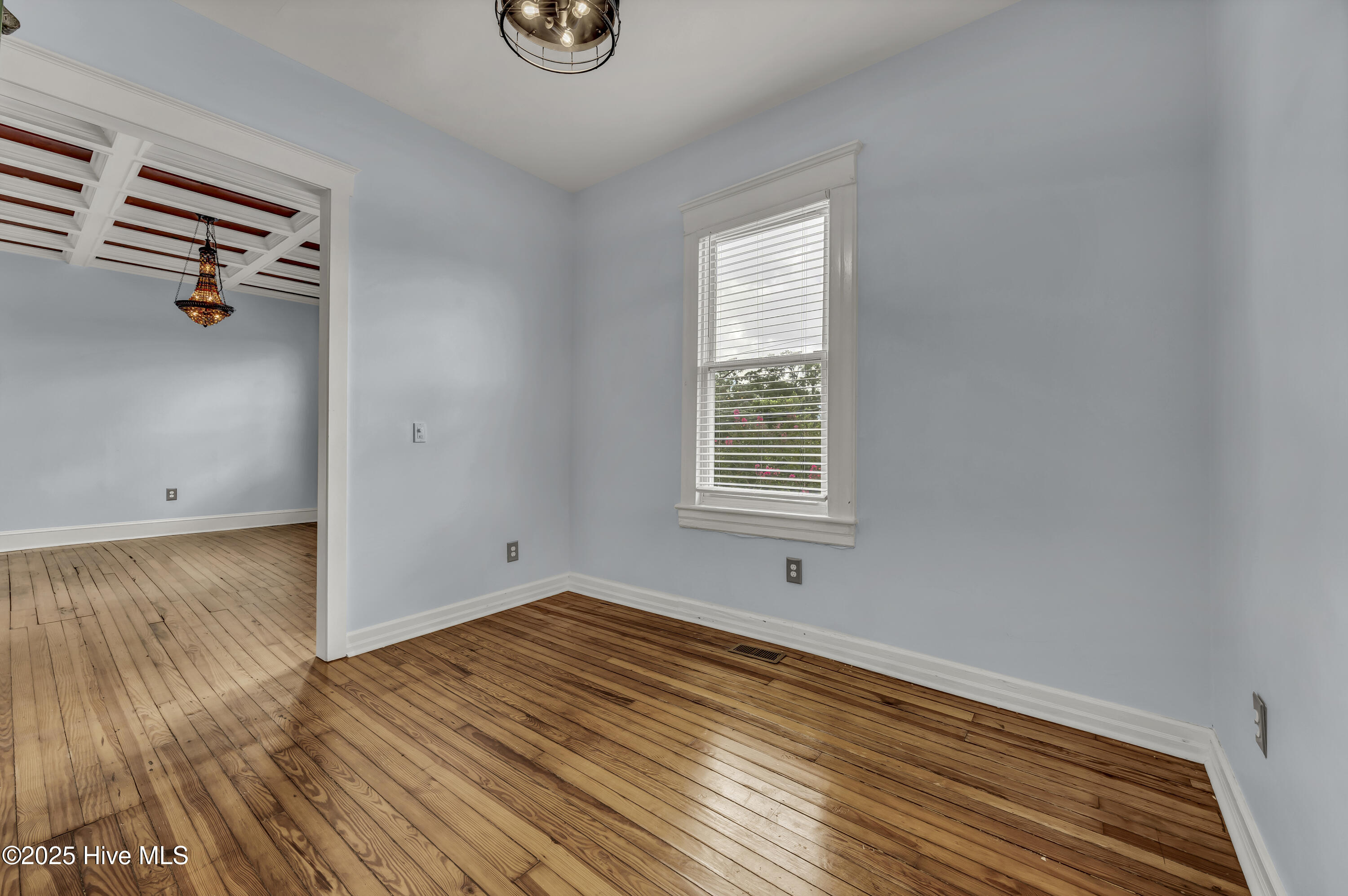 100557757 | Photo 12