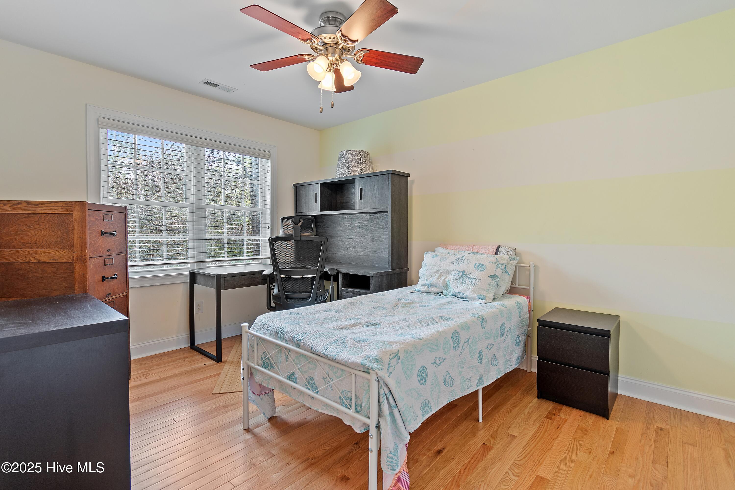 100520830 | Photo 44