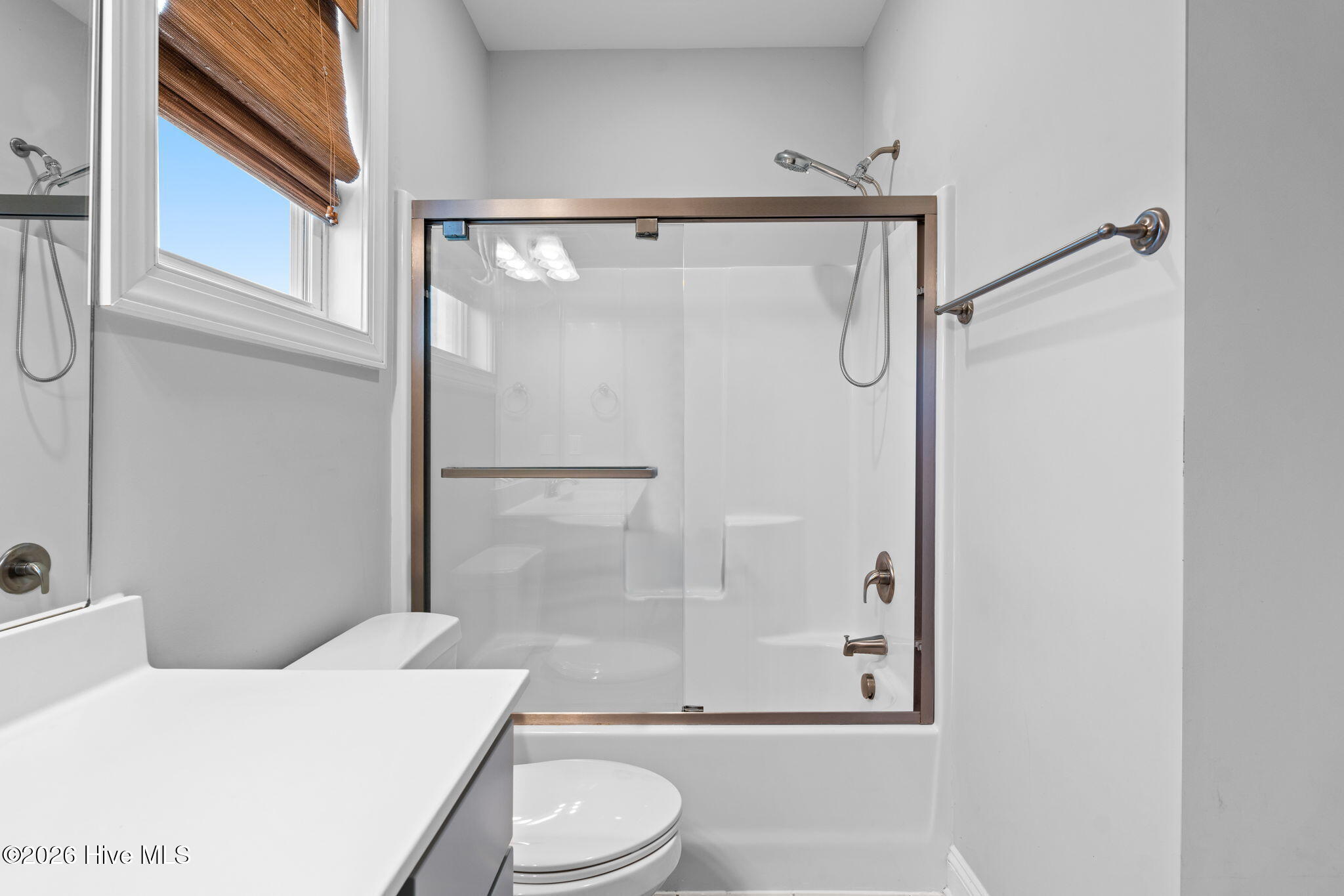 100564954 | Photo 25