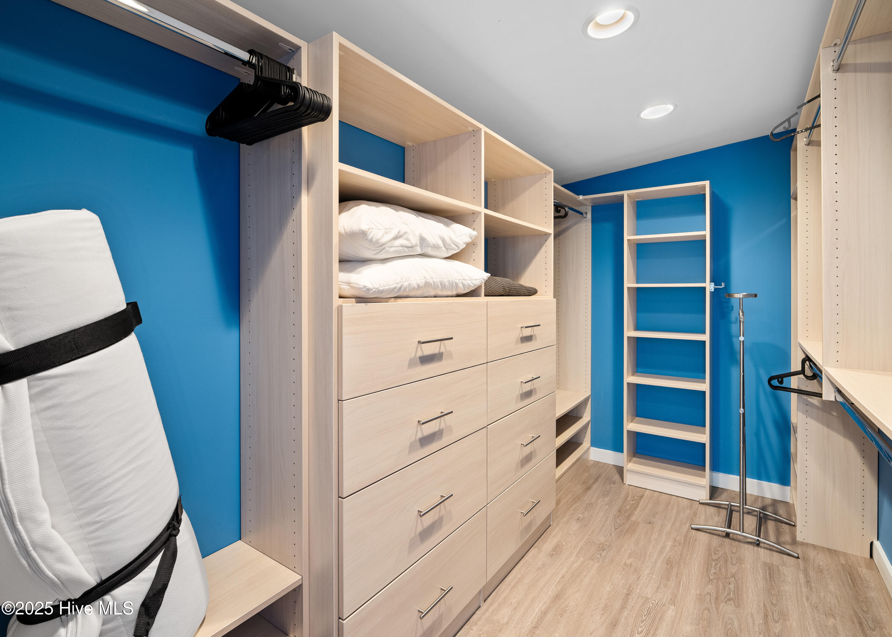 100539588 | Photo 54