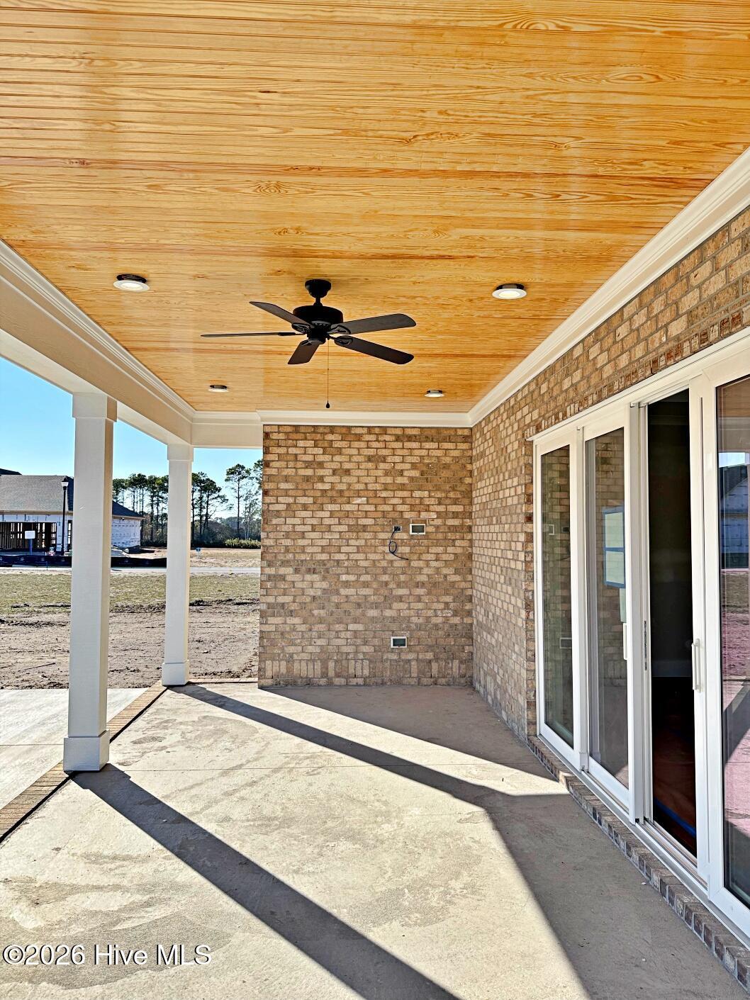 100559103 | Photo 30