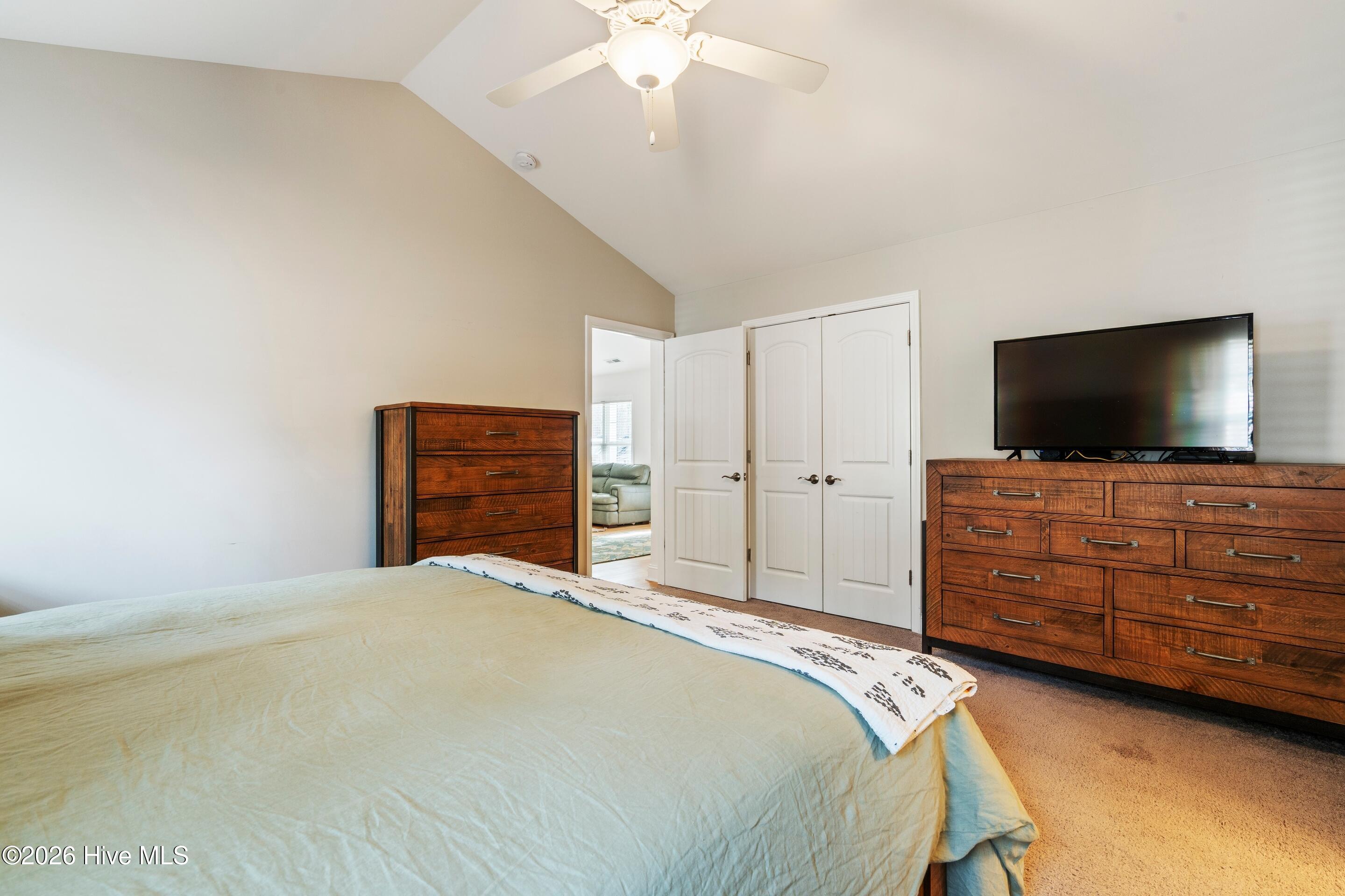 100549435 | Photo 25