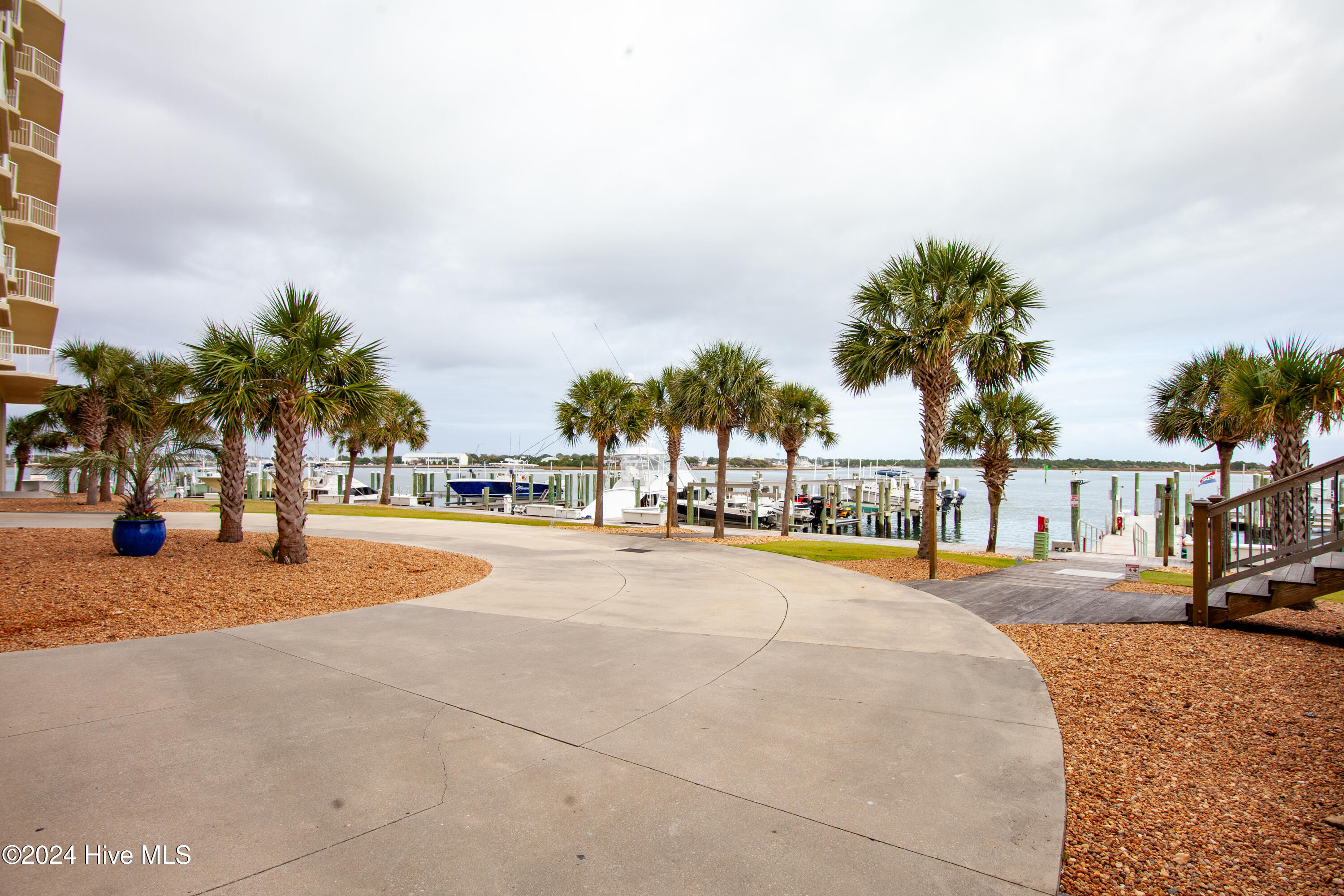 100 Olde Towne Yacht Club 