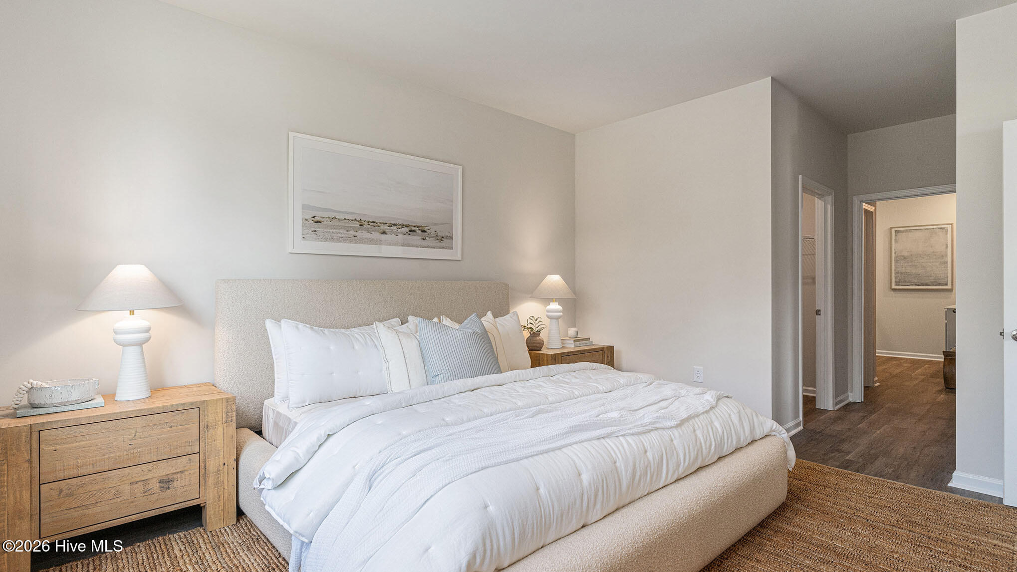 100548930 | Photo 16