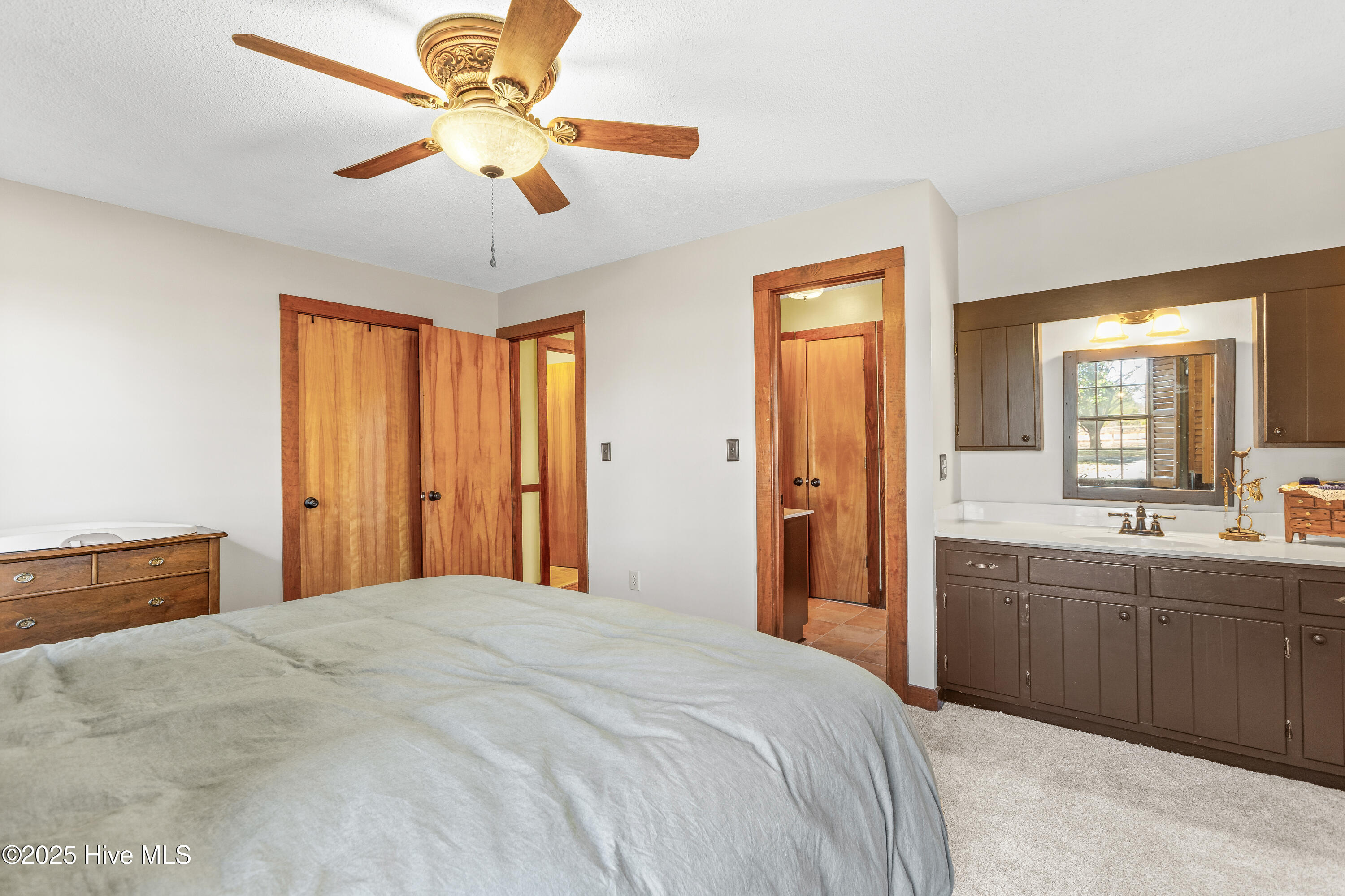 100544846 | Photo 24