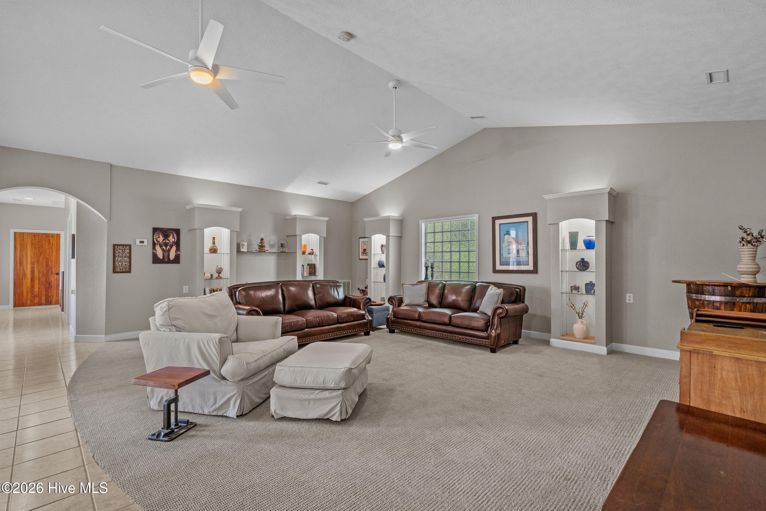 100548426 | Photo 10