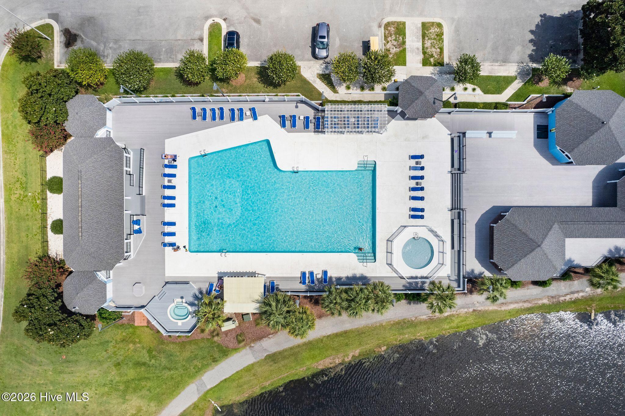 100560935 | Photo 106