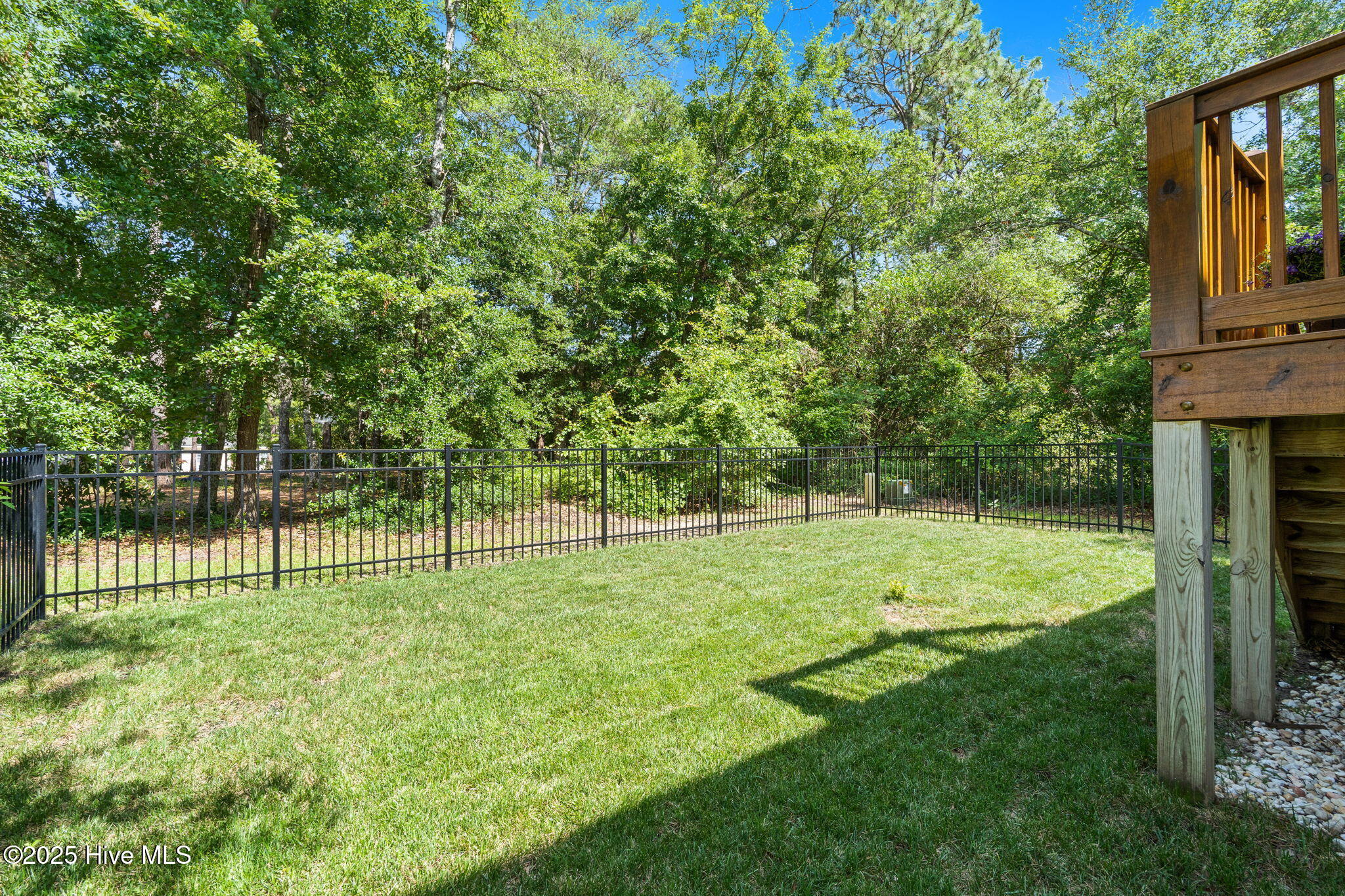 100566861 | Photo 36