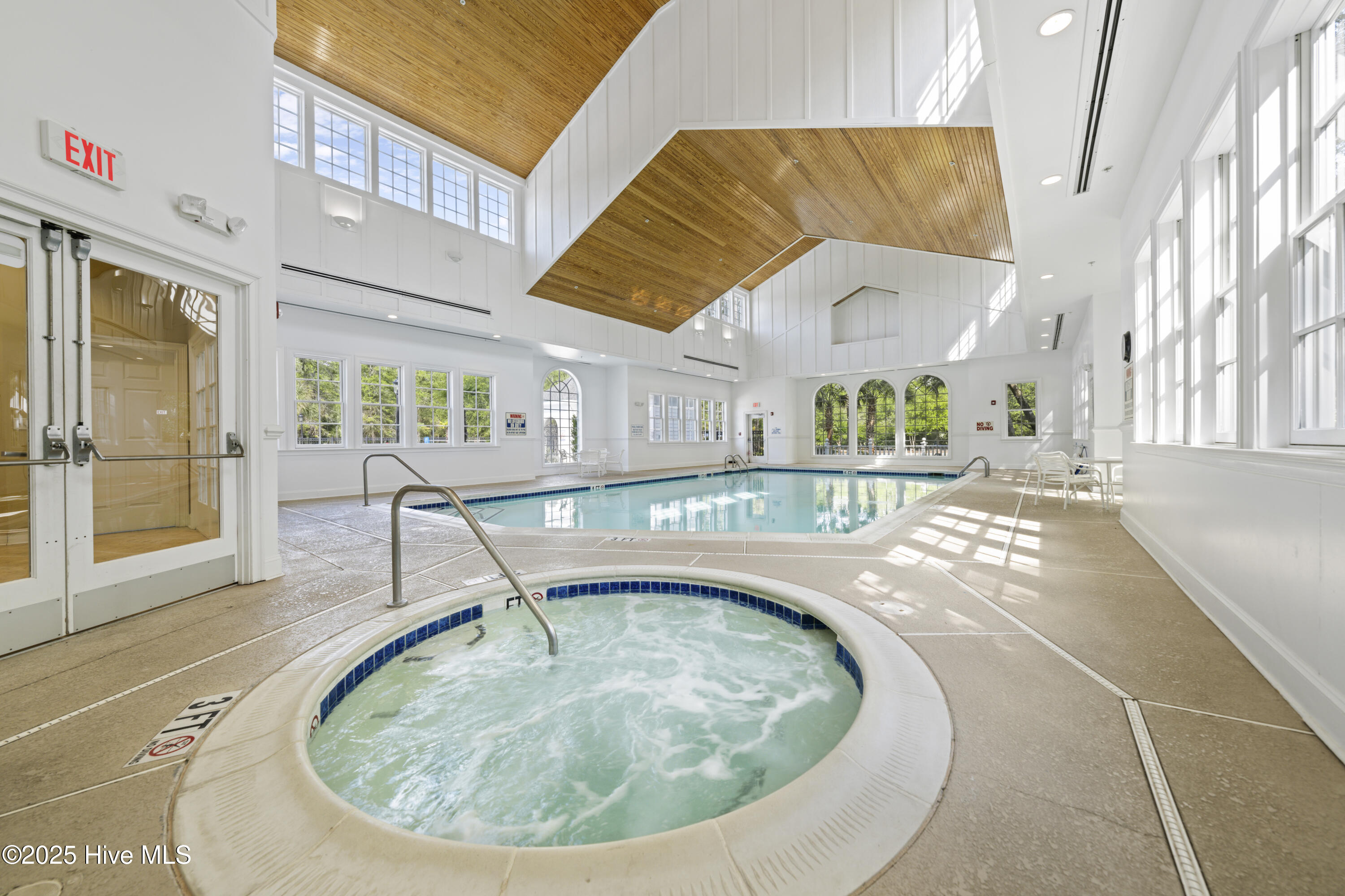 100493964 | Photo 28