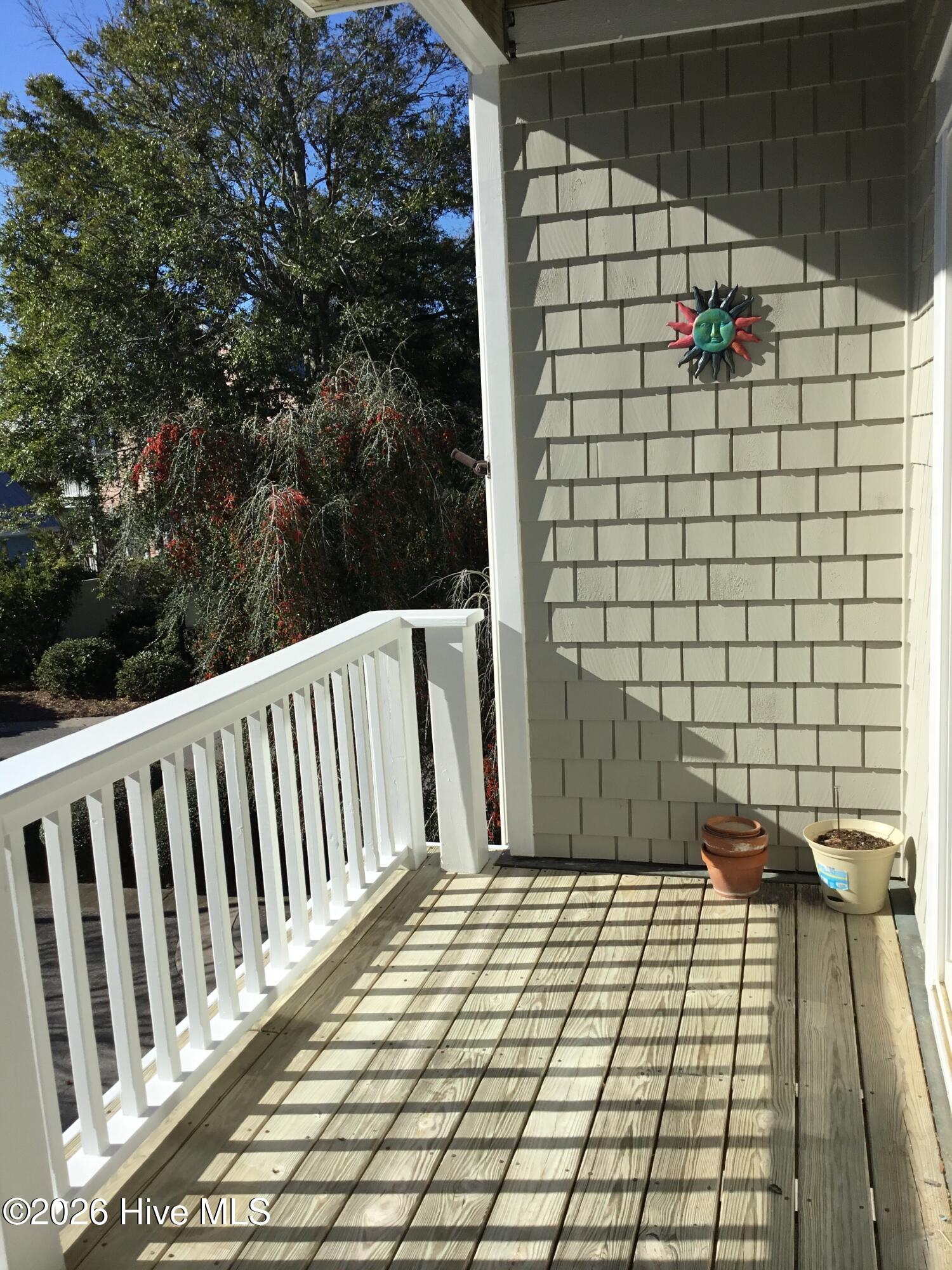 100568898 | Photo 15