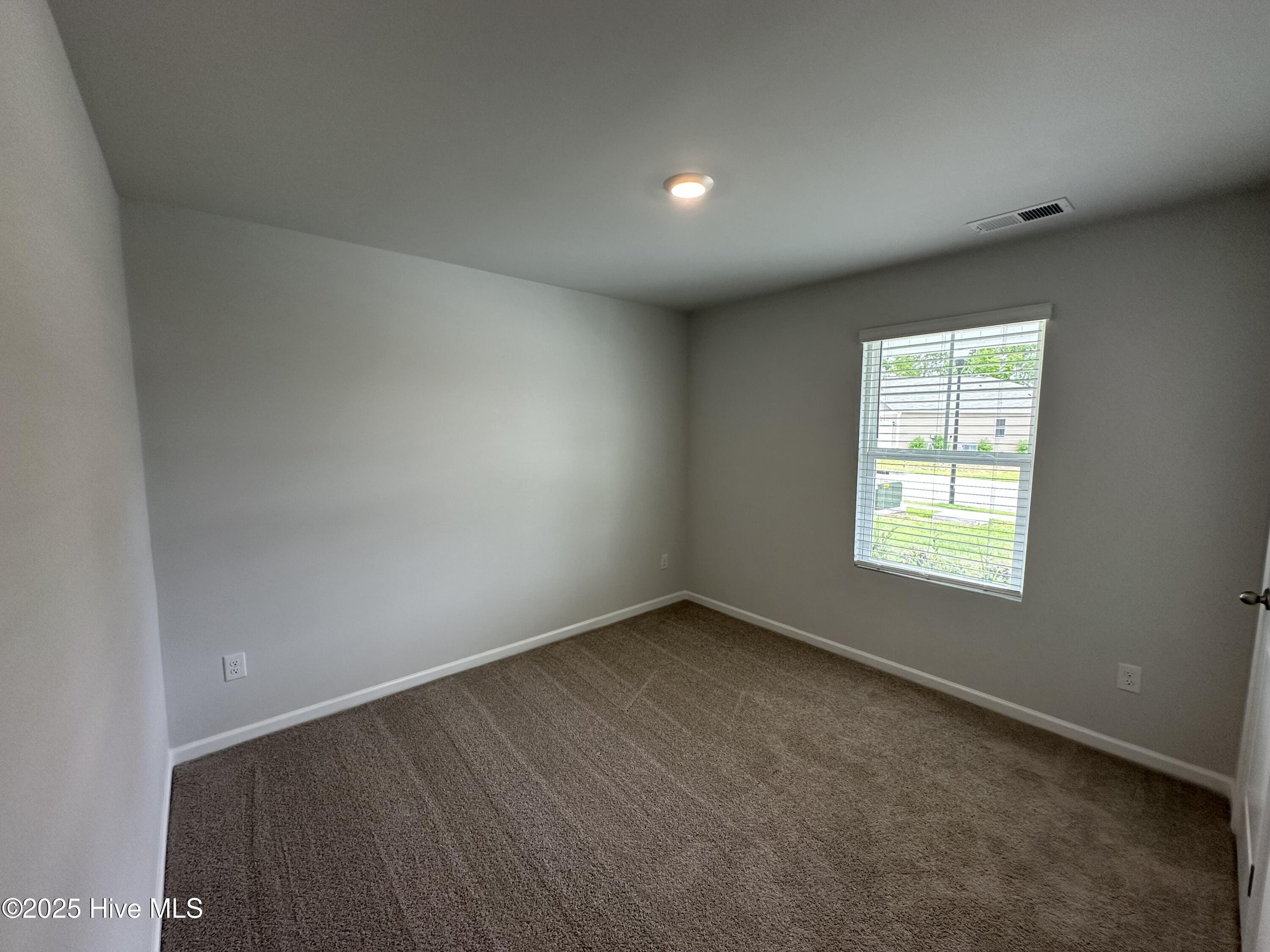 100547602 | Photo 15