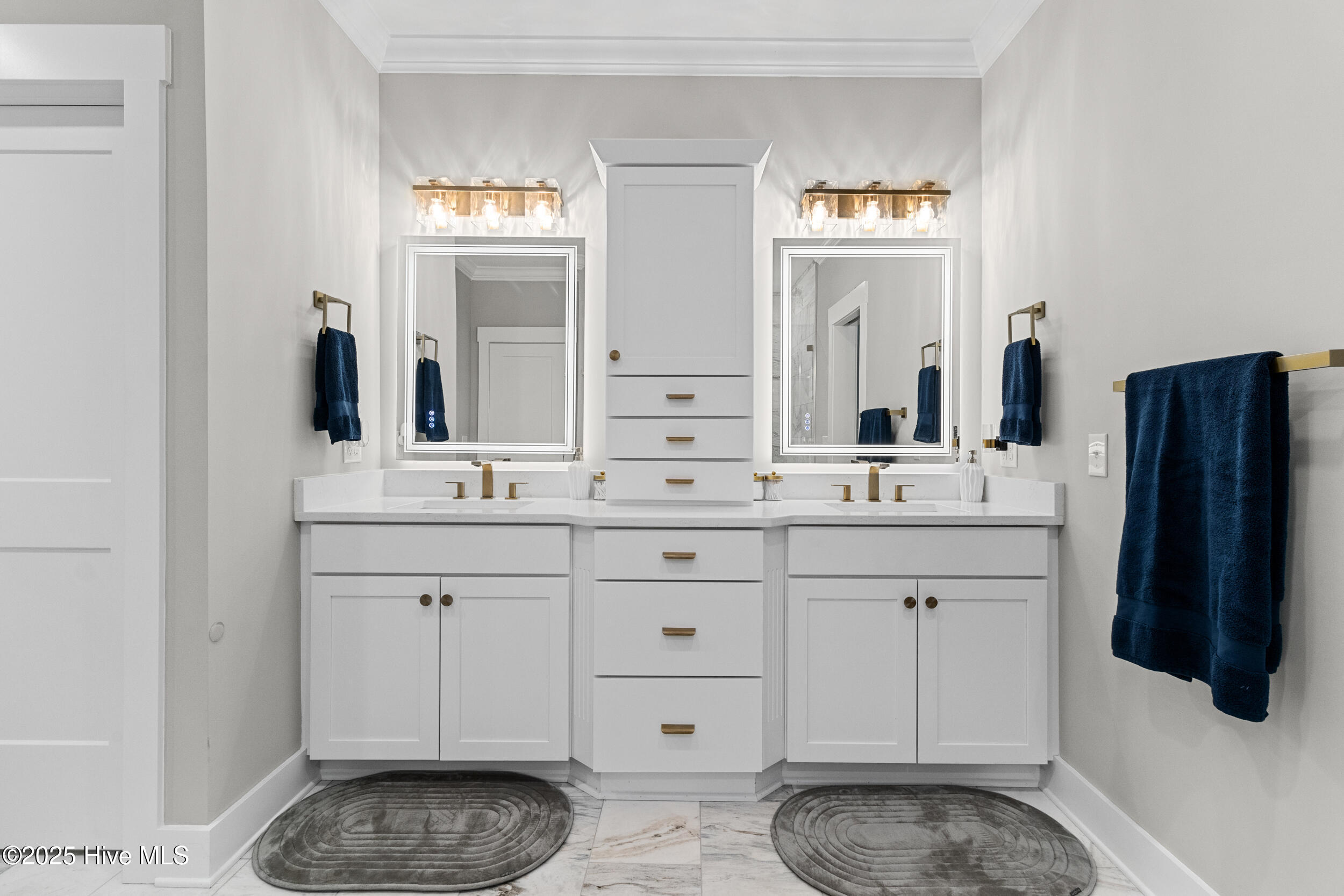 100561677 | Photo 29