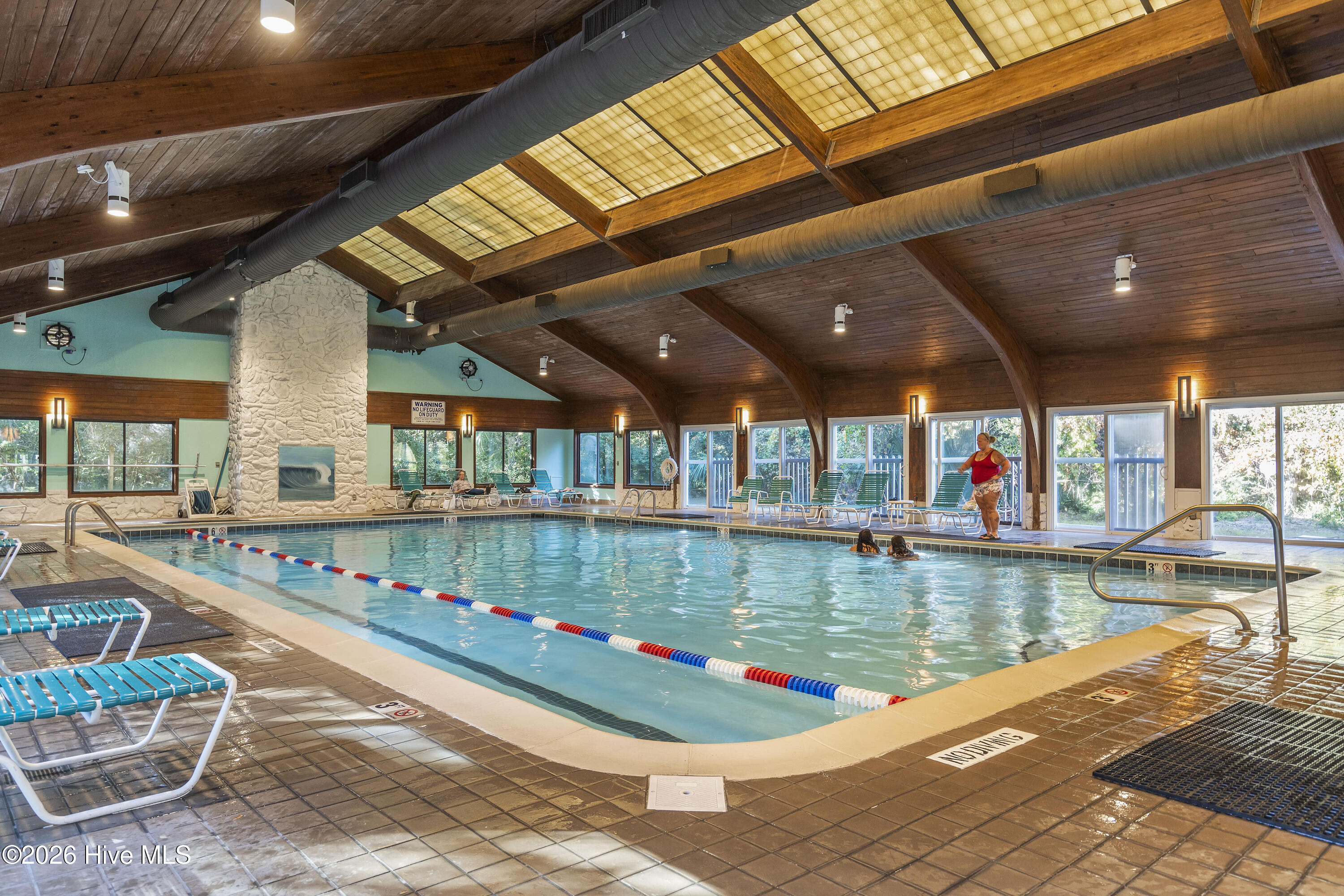 100552987 | Photo 38