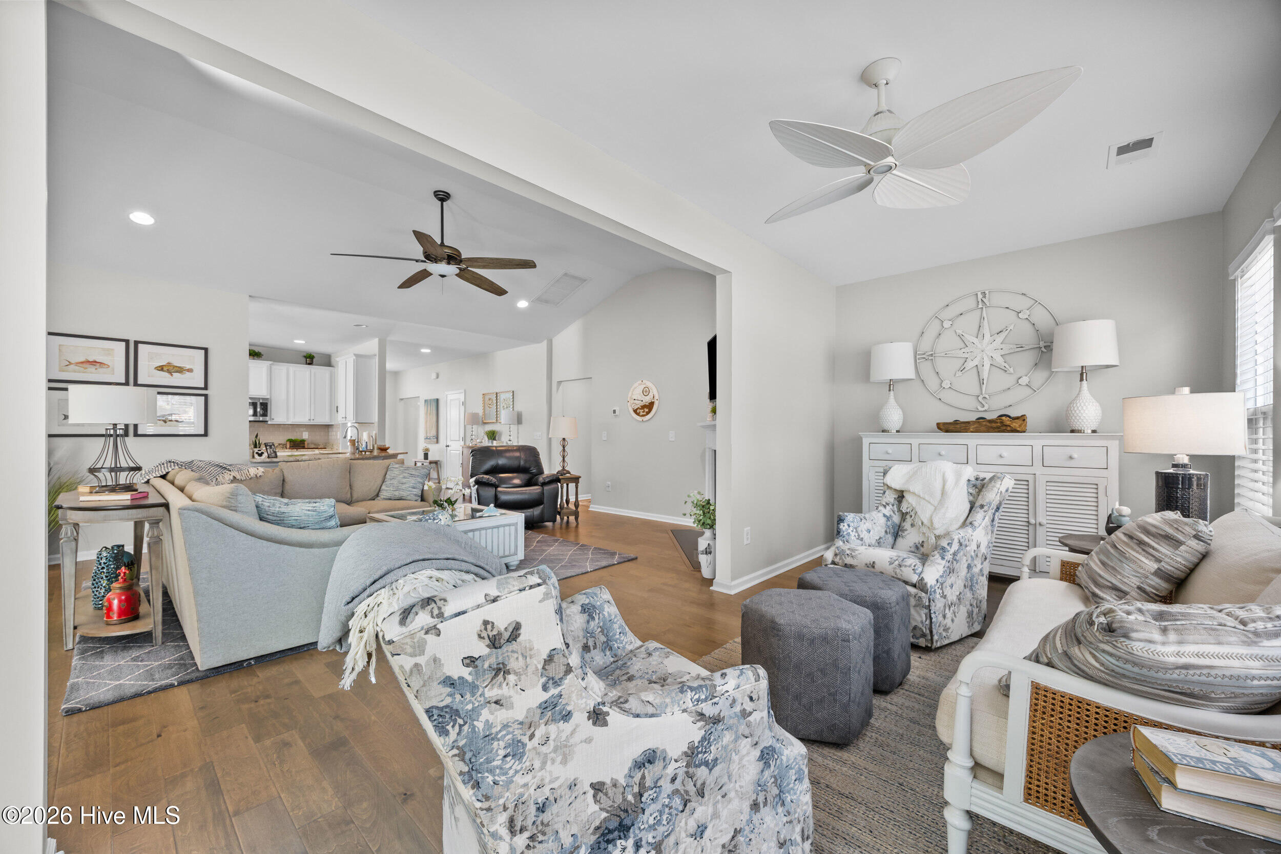 100553871 | Photo 44