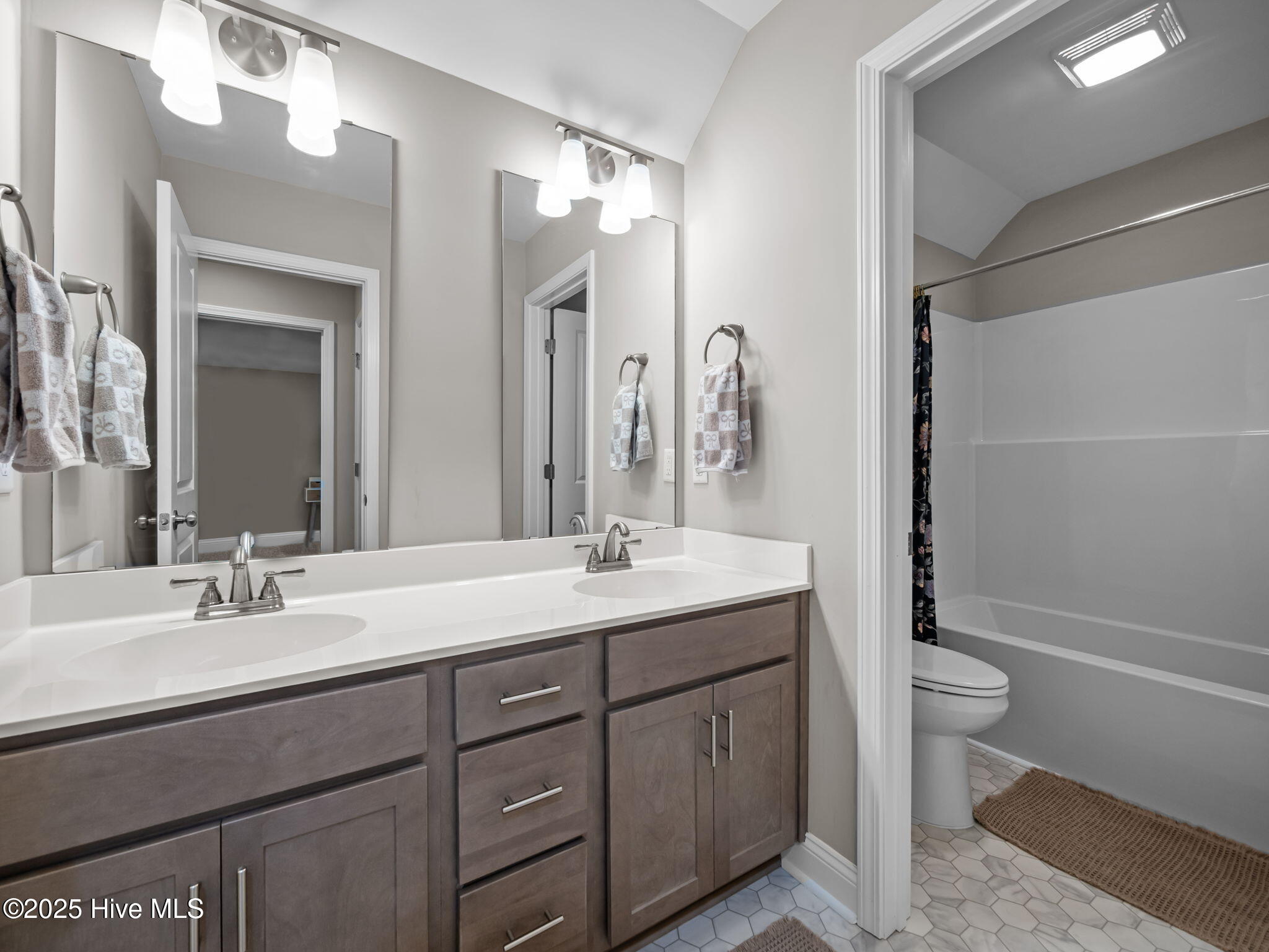 100530492 | Photo 44