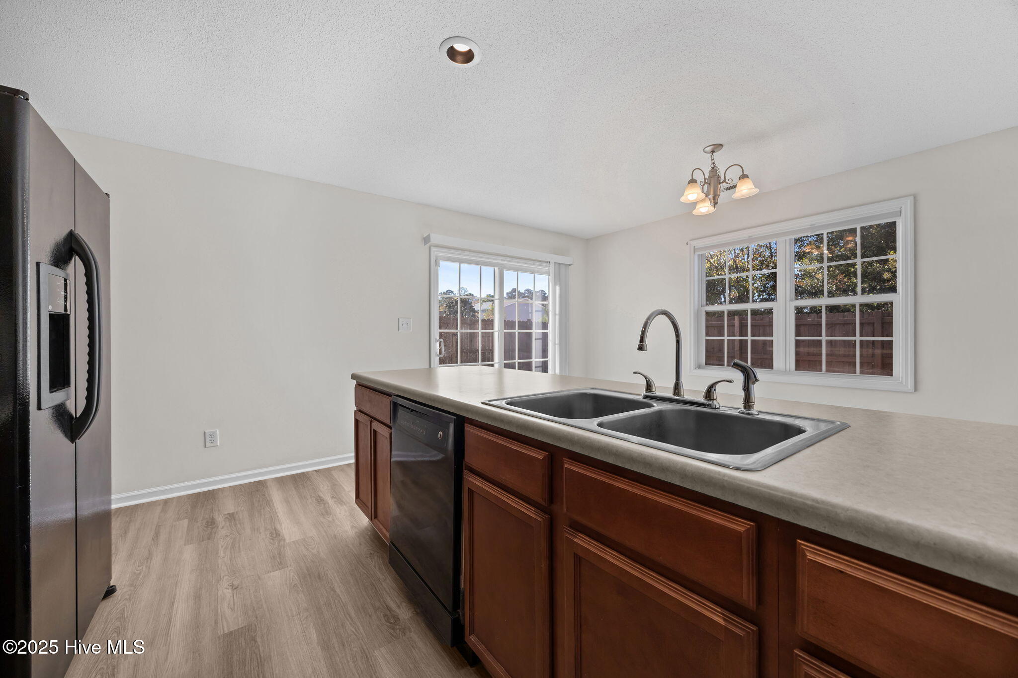 100541602 | Photo 13