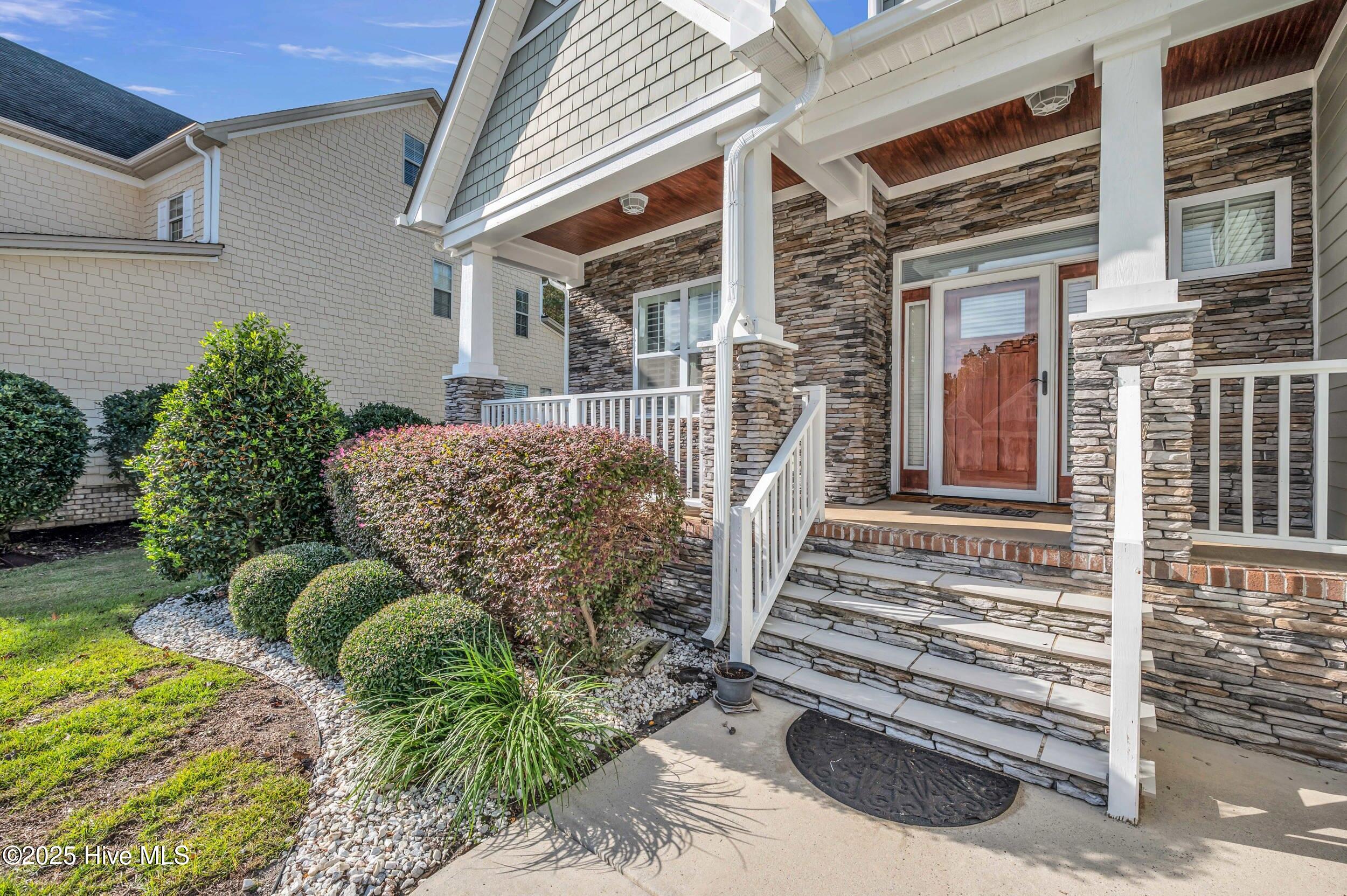 100540698 | Photo 10