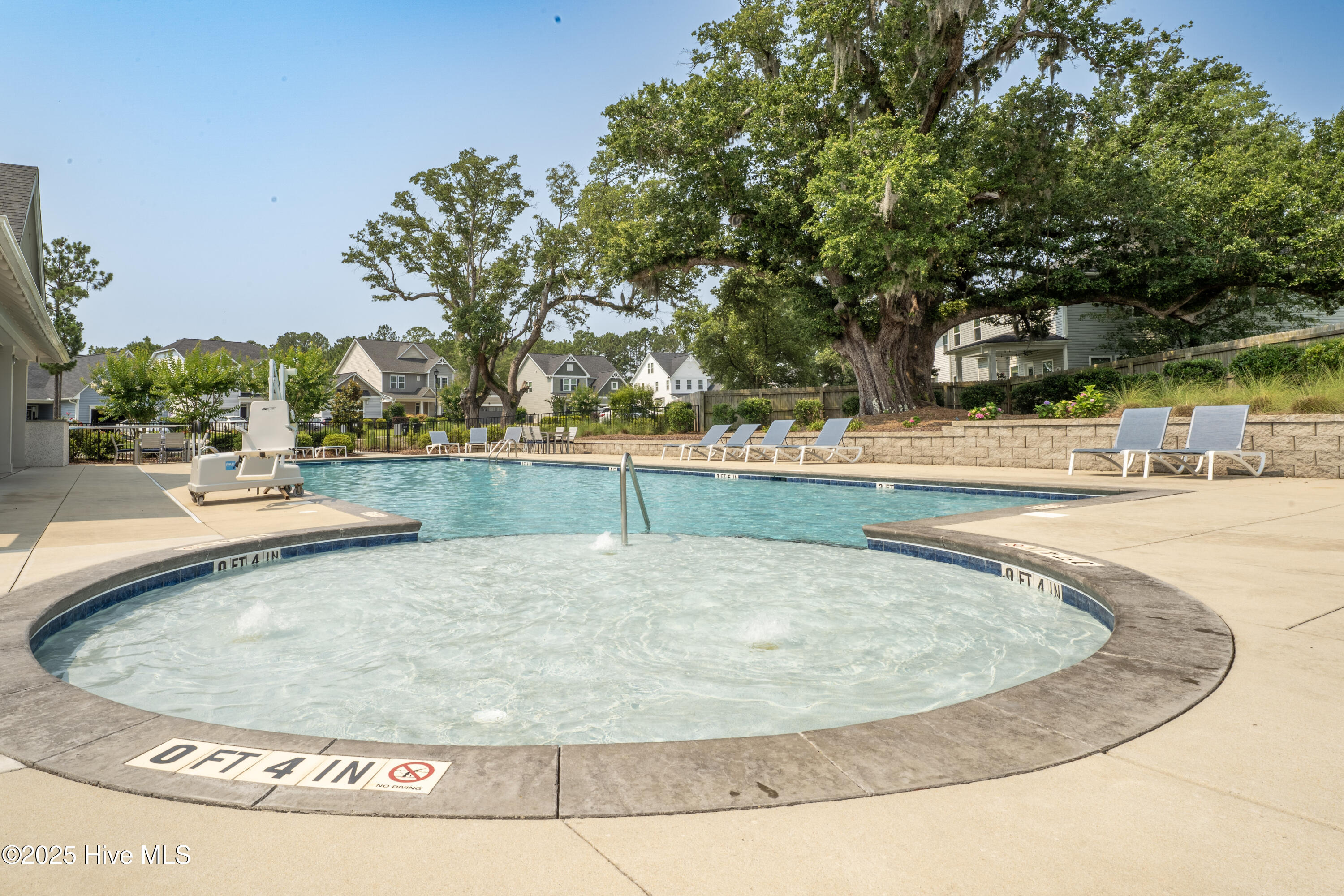 100511448 | Photo 44