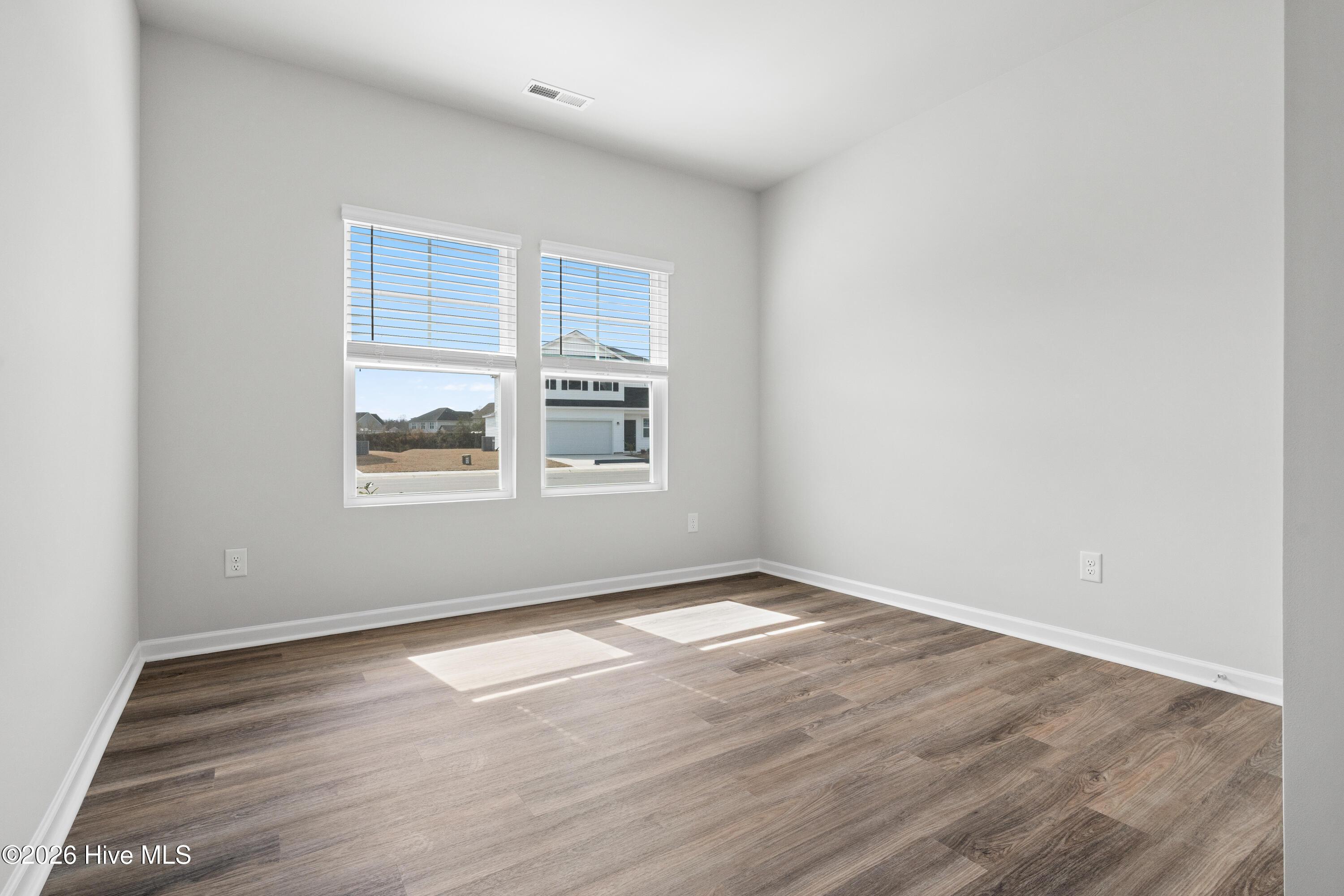 100534400 | Photo 28