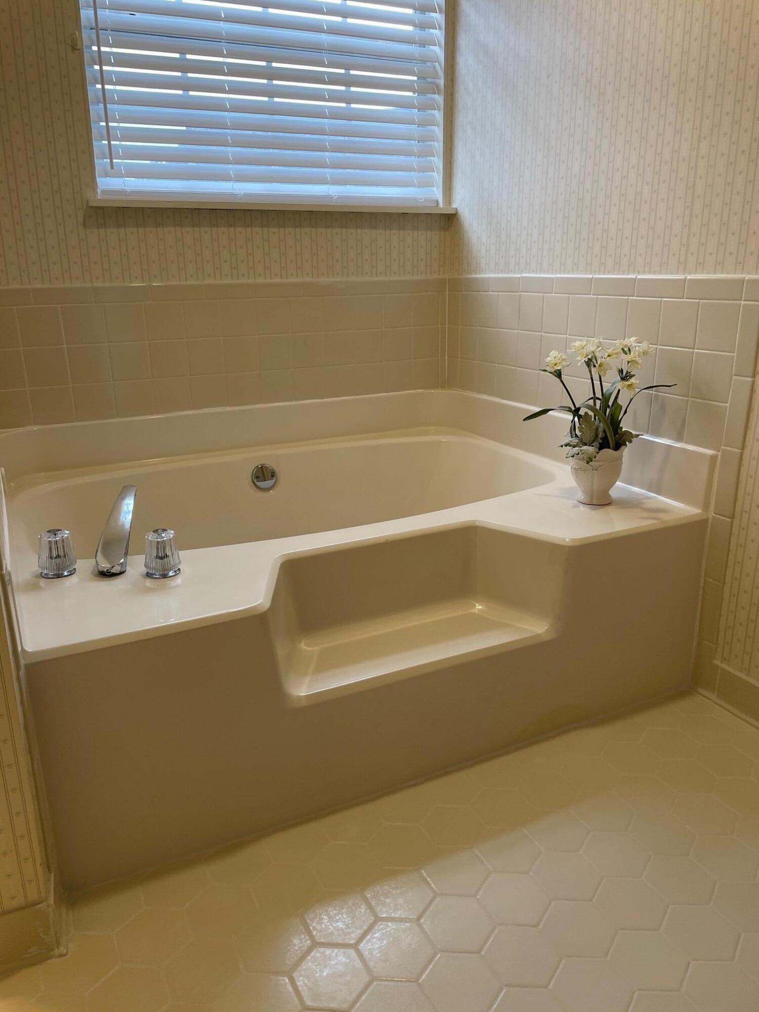 Master Garden Tub