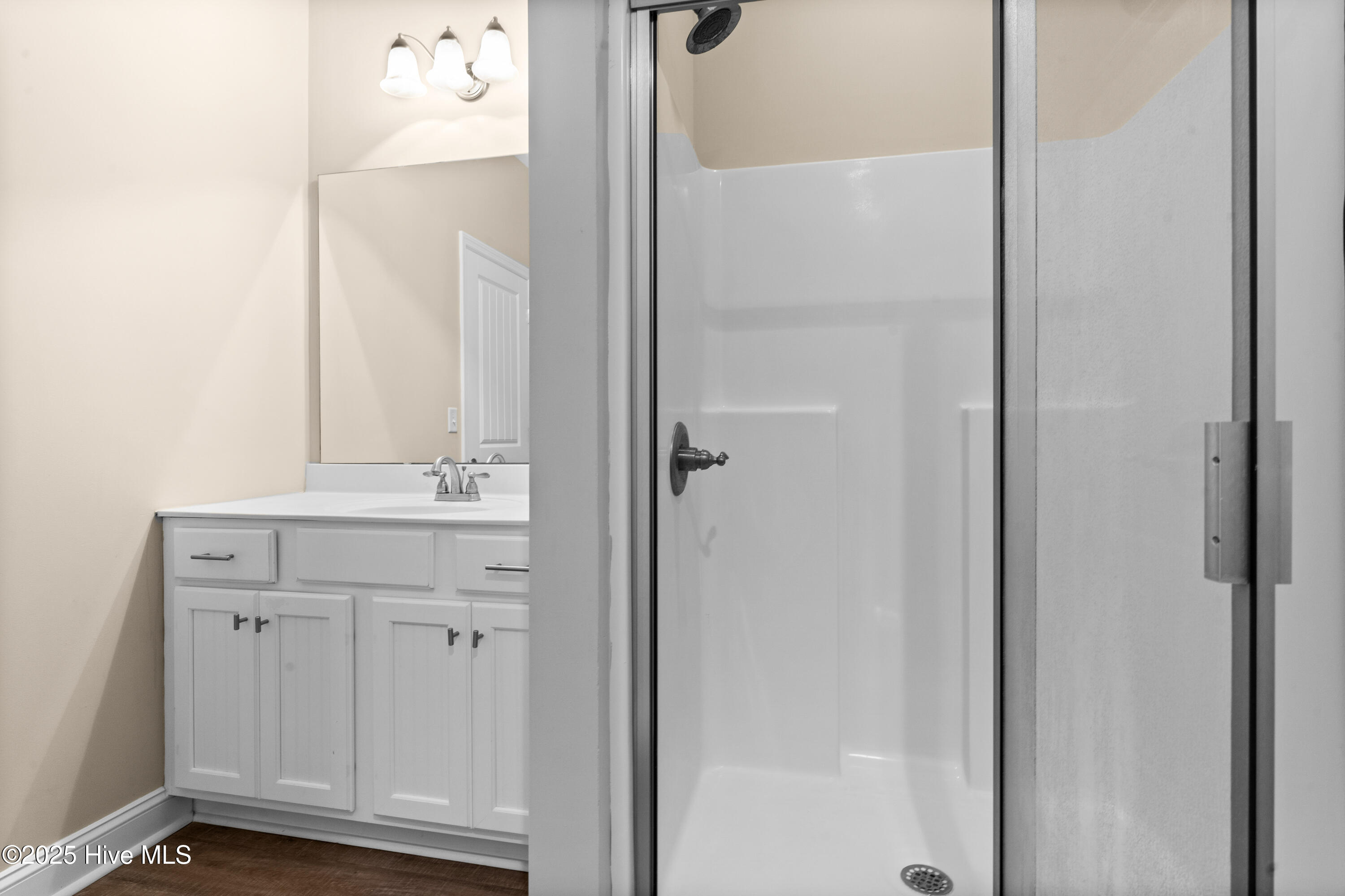 100522807 | Photo 47