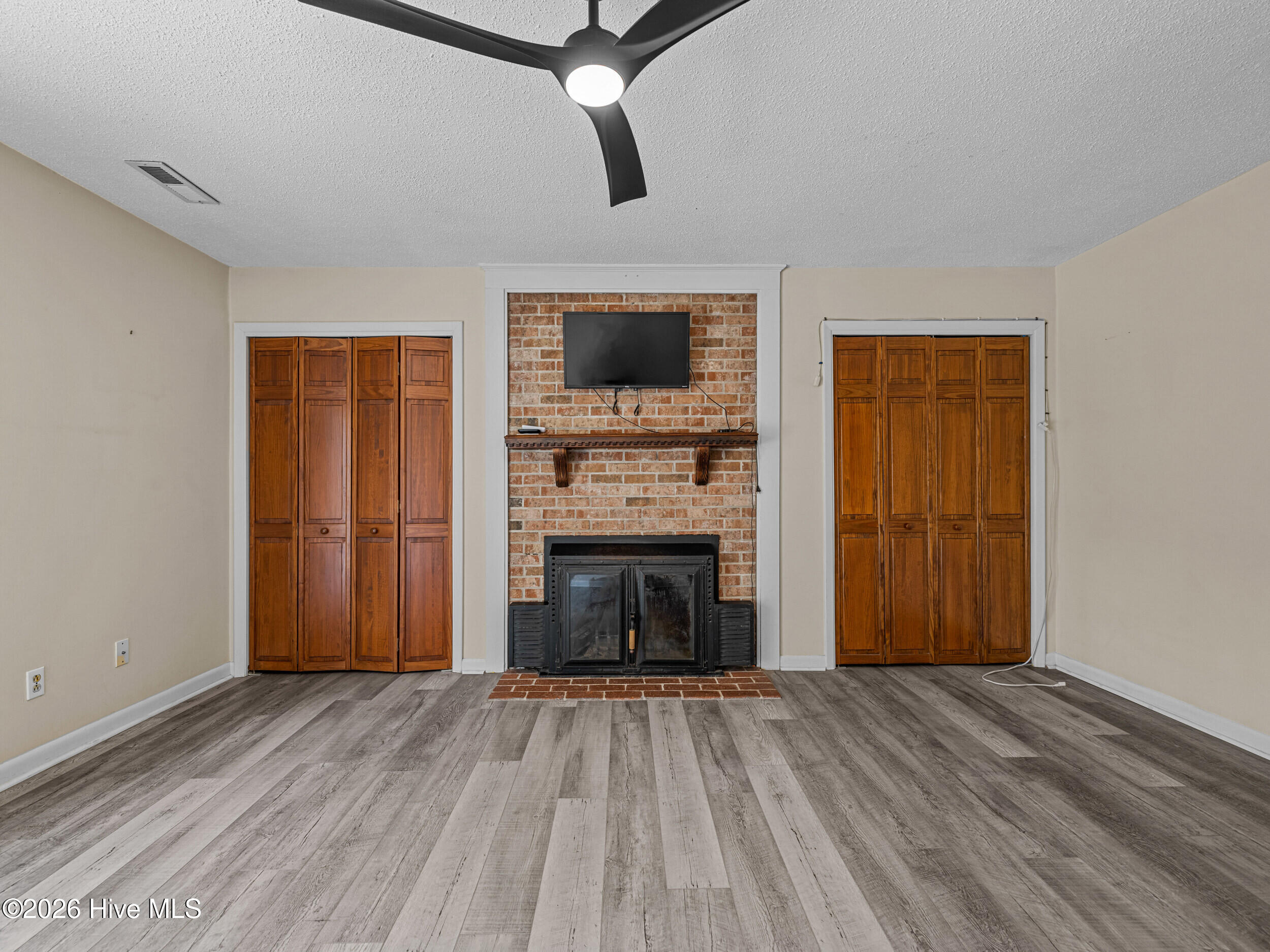 100561743 | Photo 34