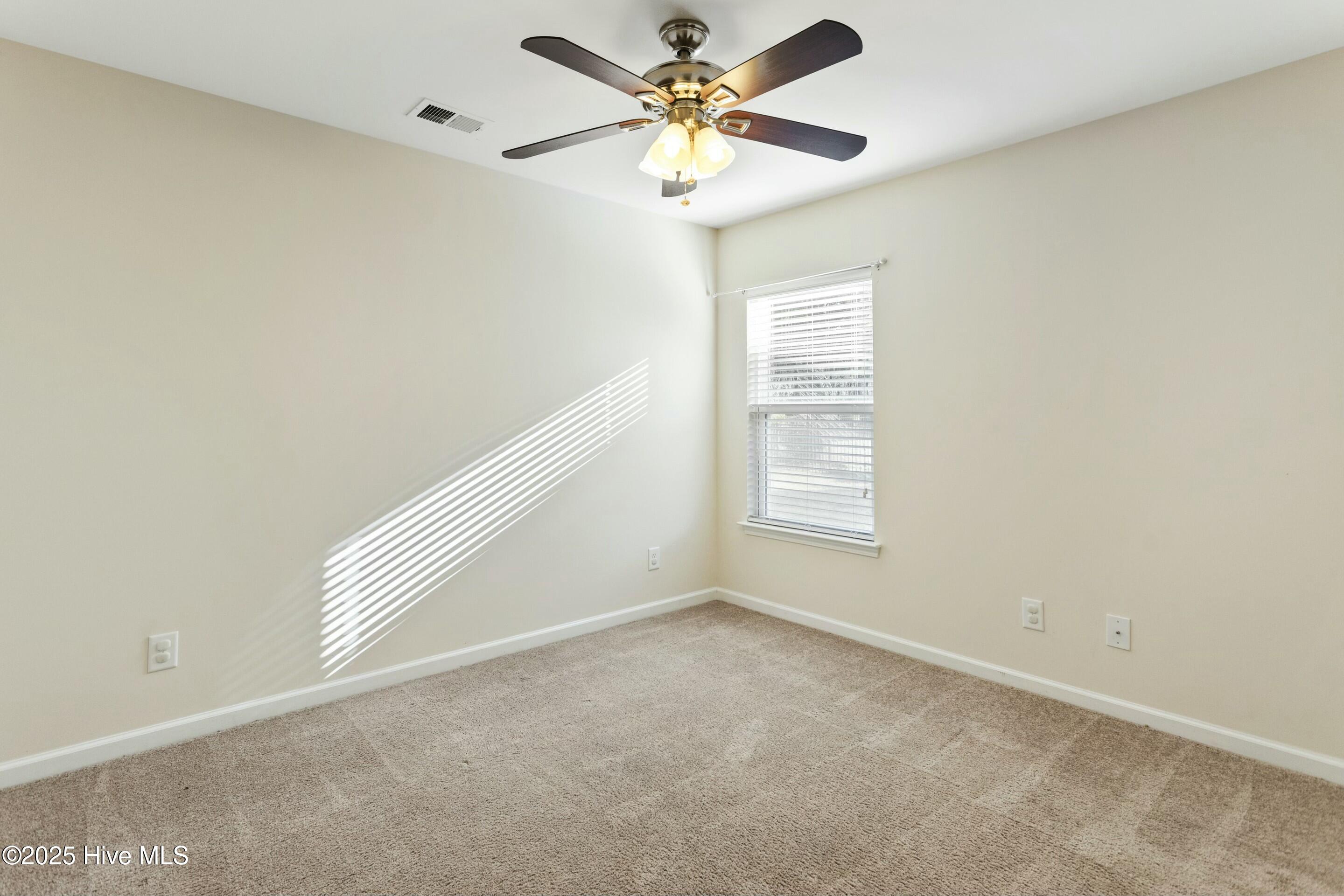 100494630 | Photo 32