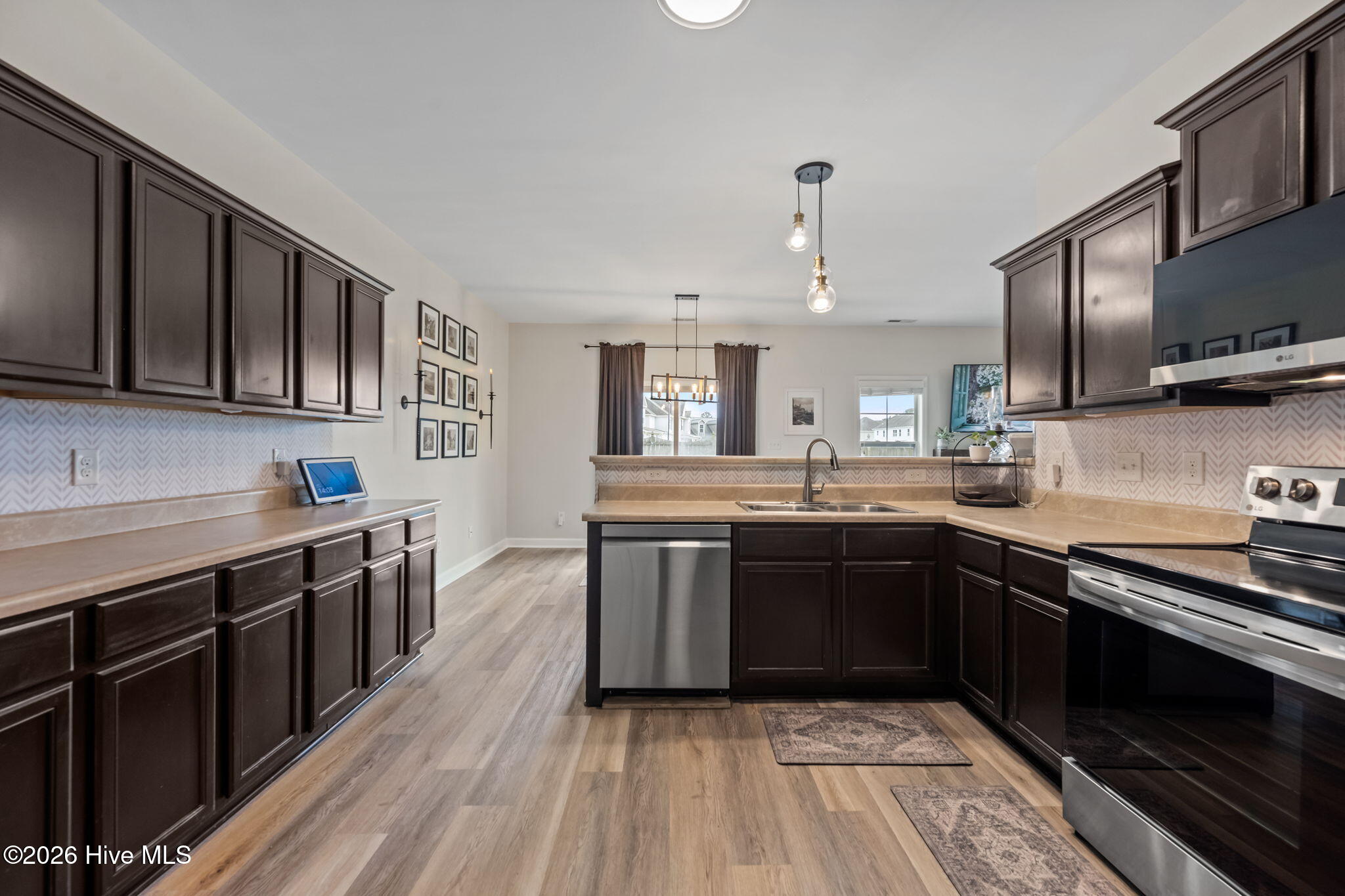 100567212 | Photo 12