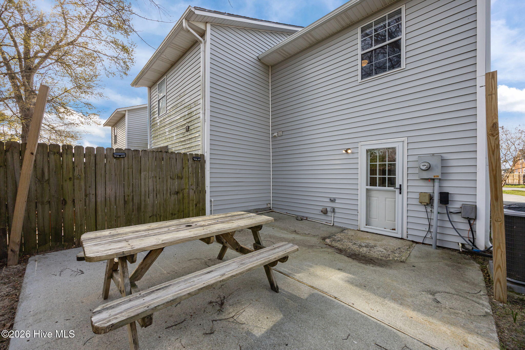 100563237 | Photo 17