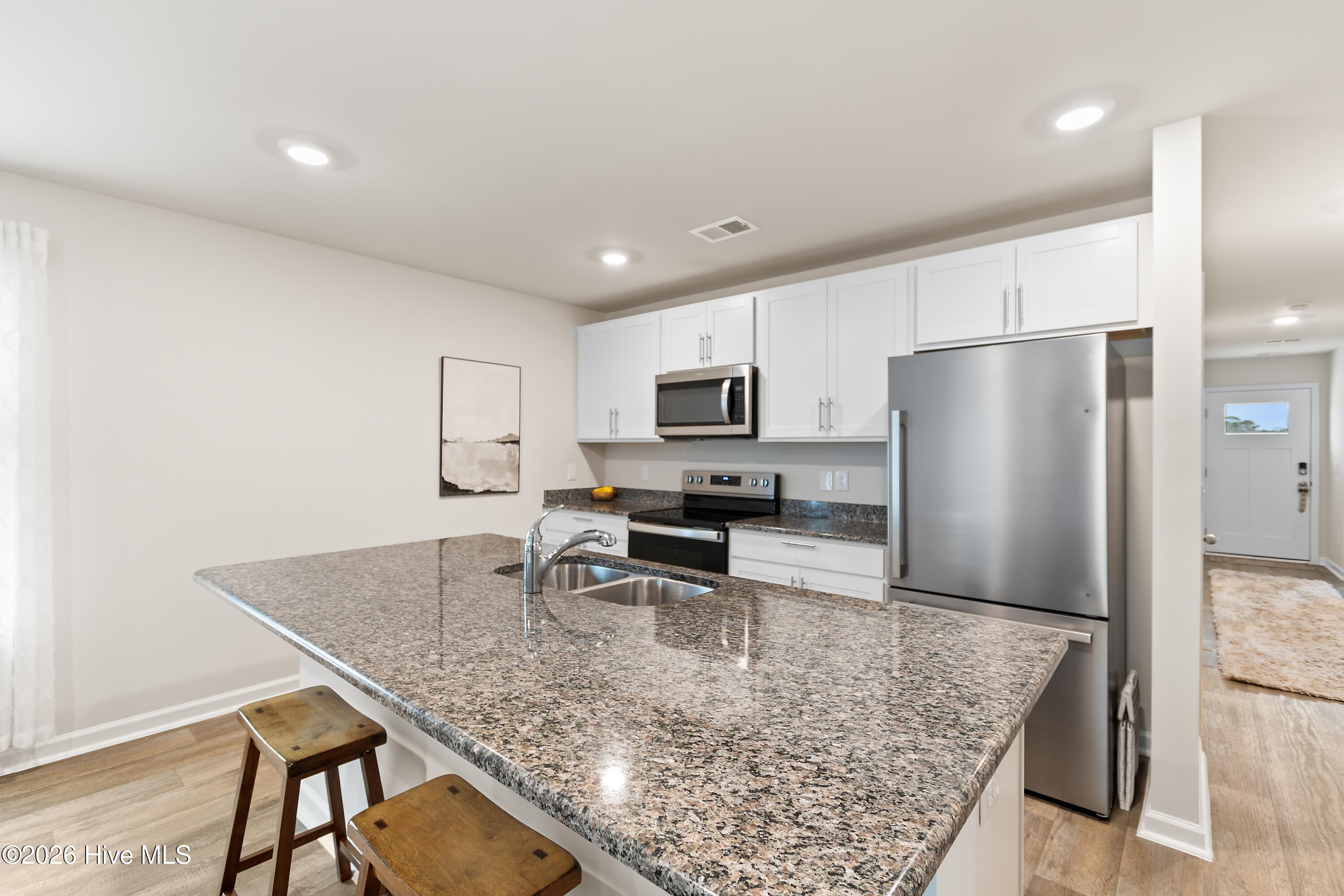 100549910 | Photo 10