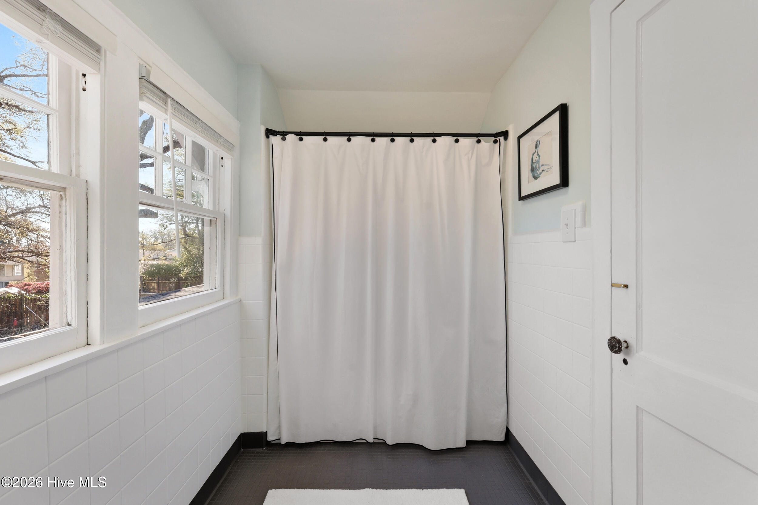 100562398 | Photo 25