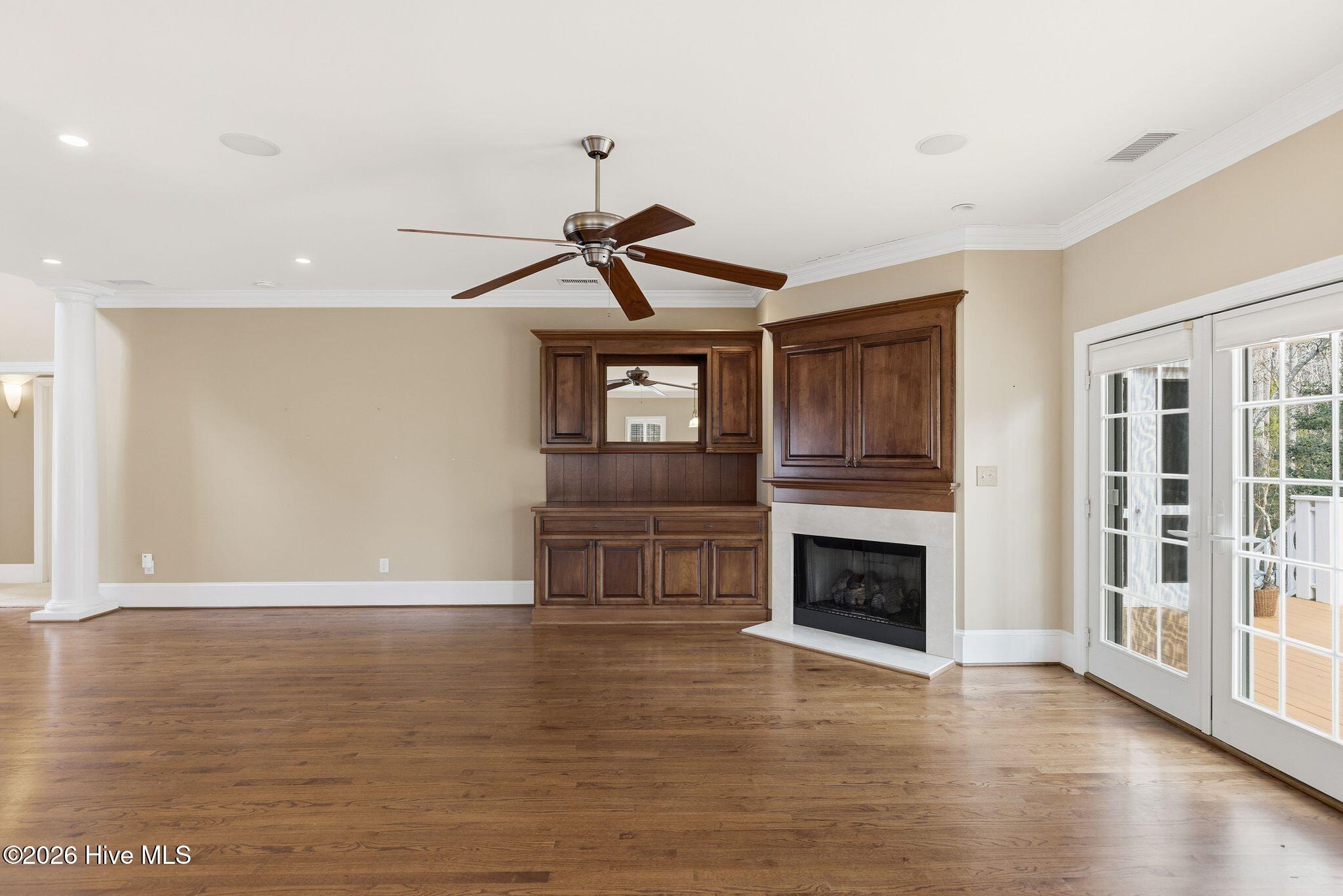 100565083 | Photo 13