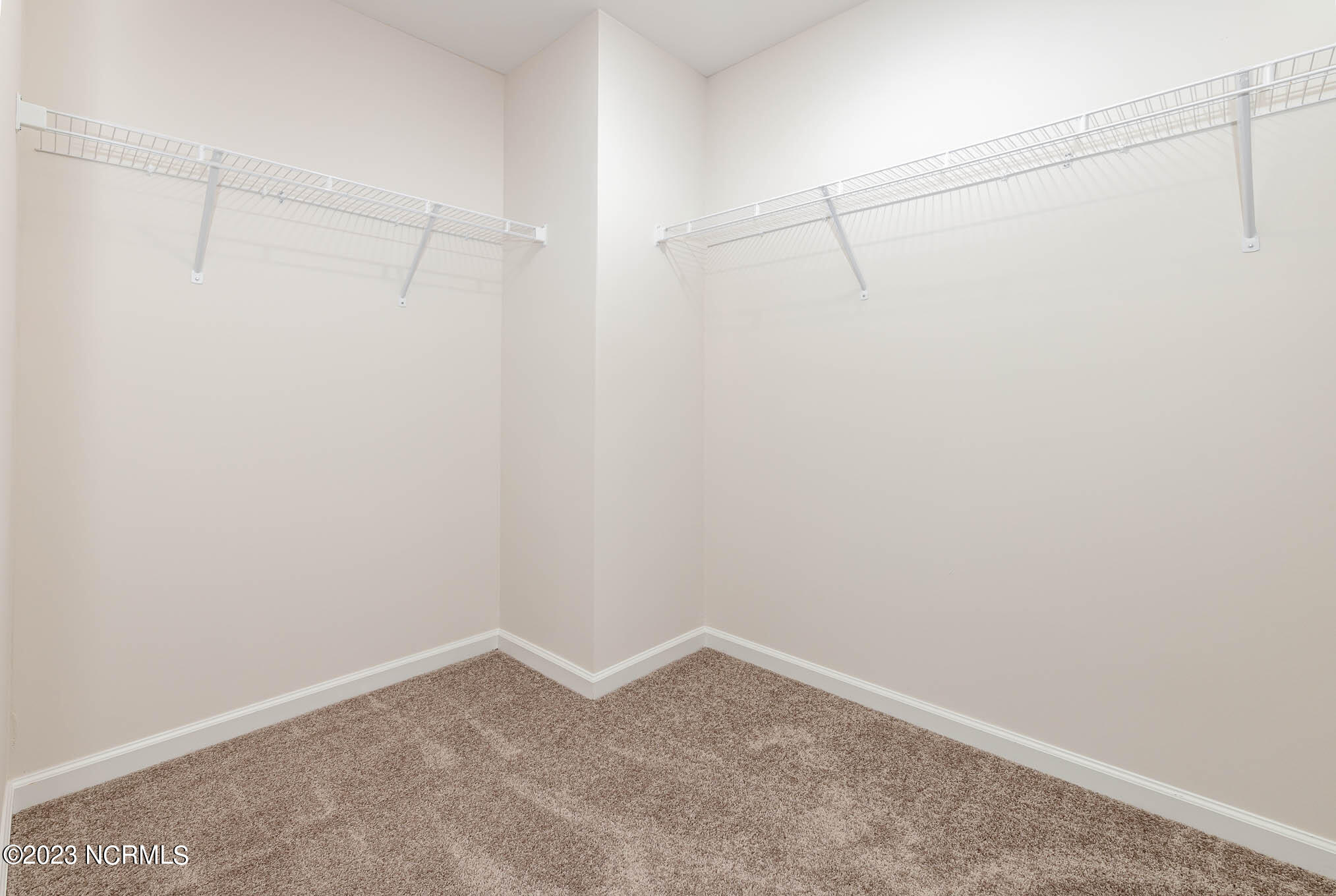 100550698 | Photo 22