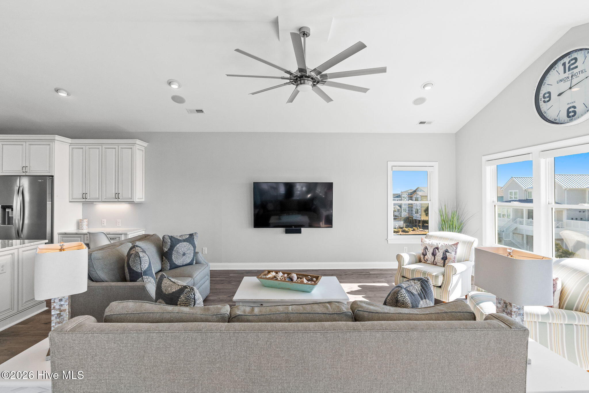 100555015 | Photo 18