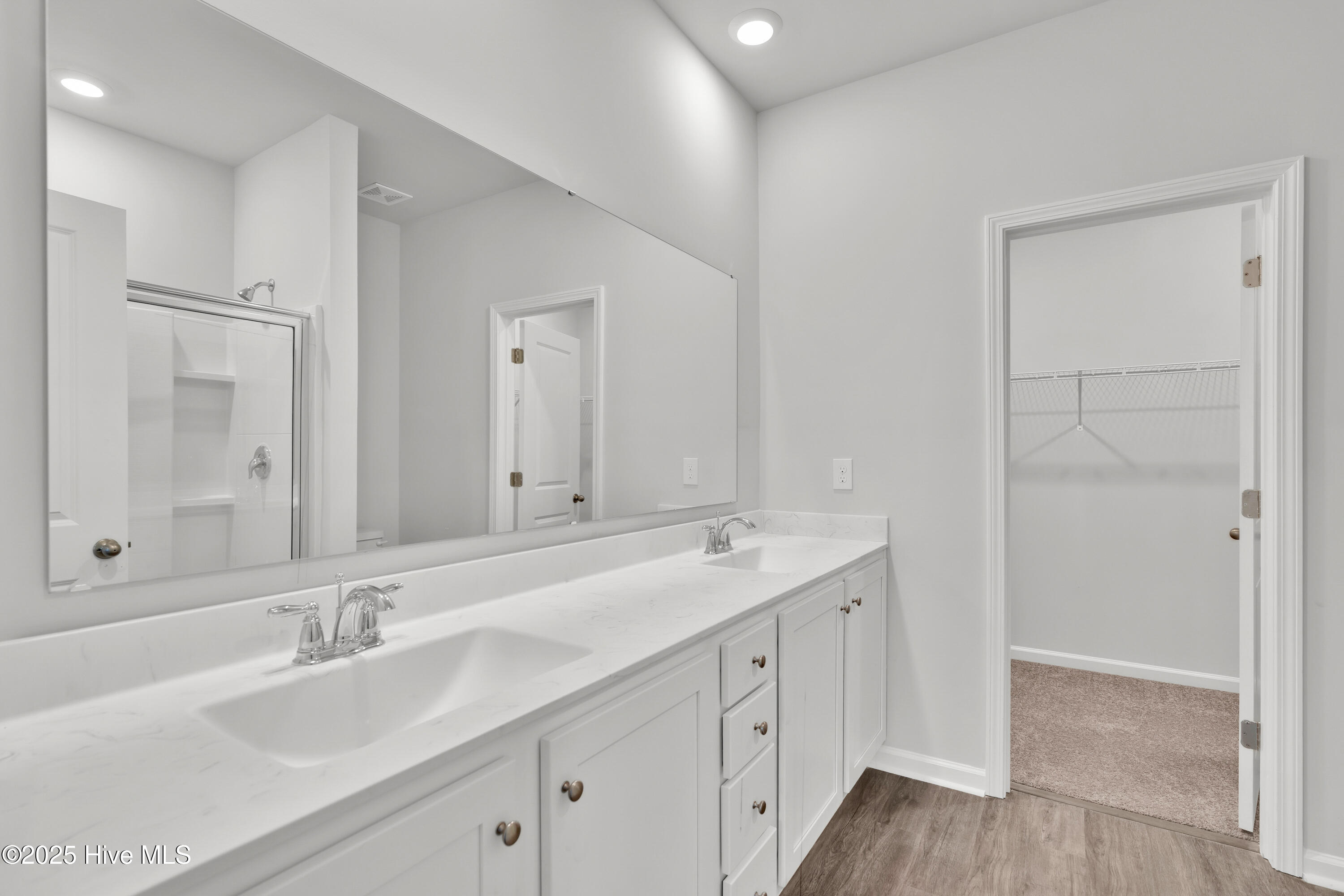 100522330 | Photo 17