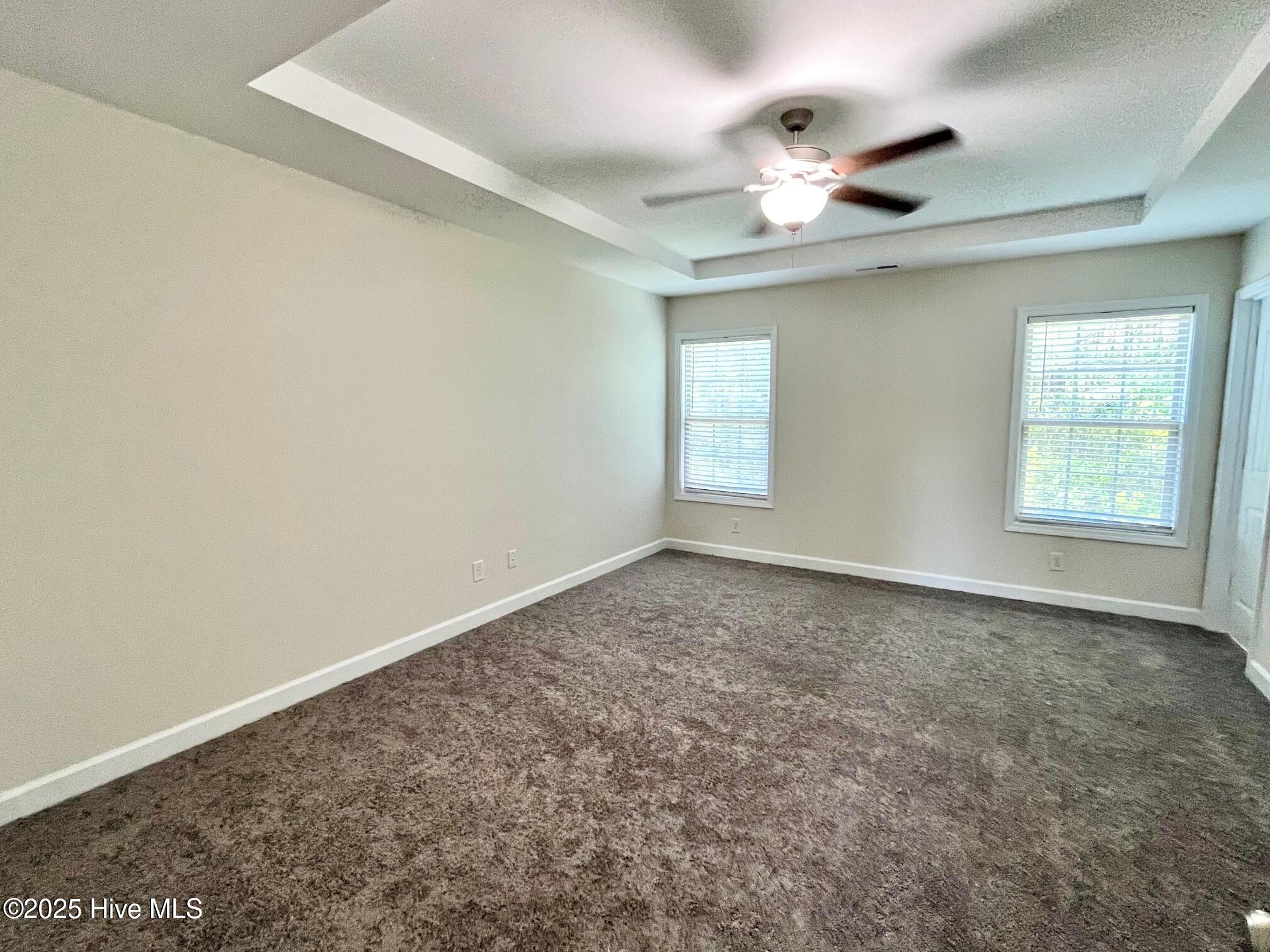 100563867 | Photo 11