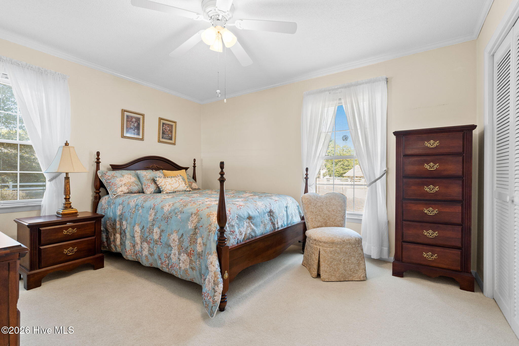 100554530 | Photo 25