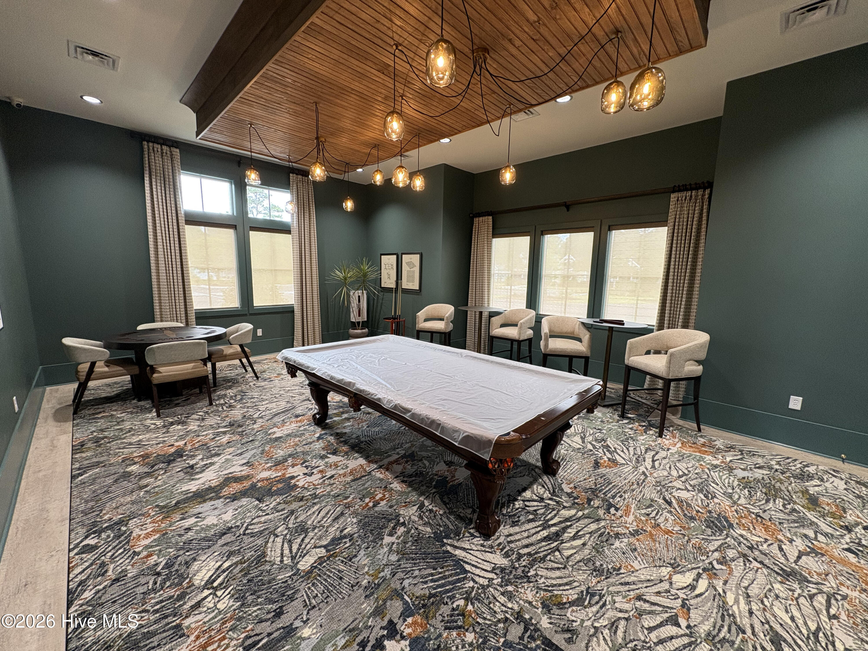 100528292 | Photo 51