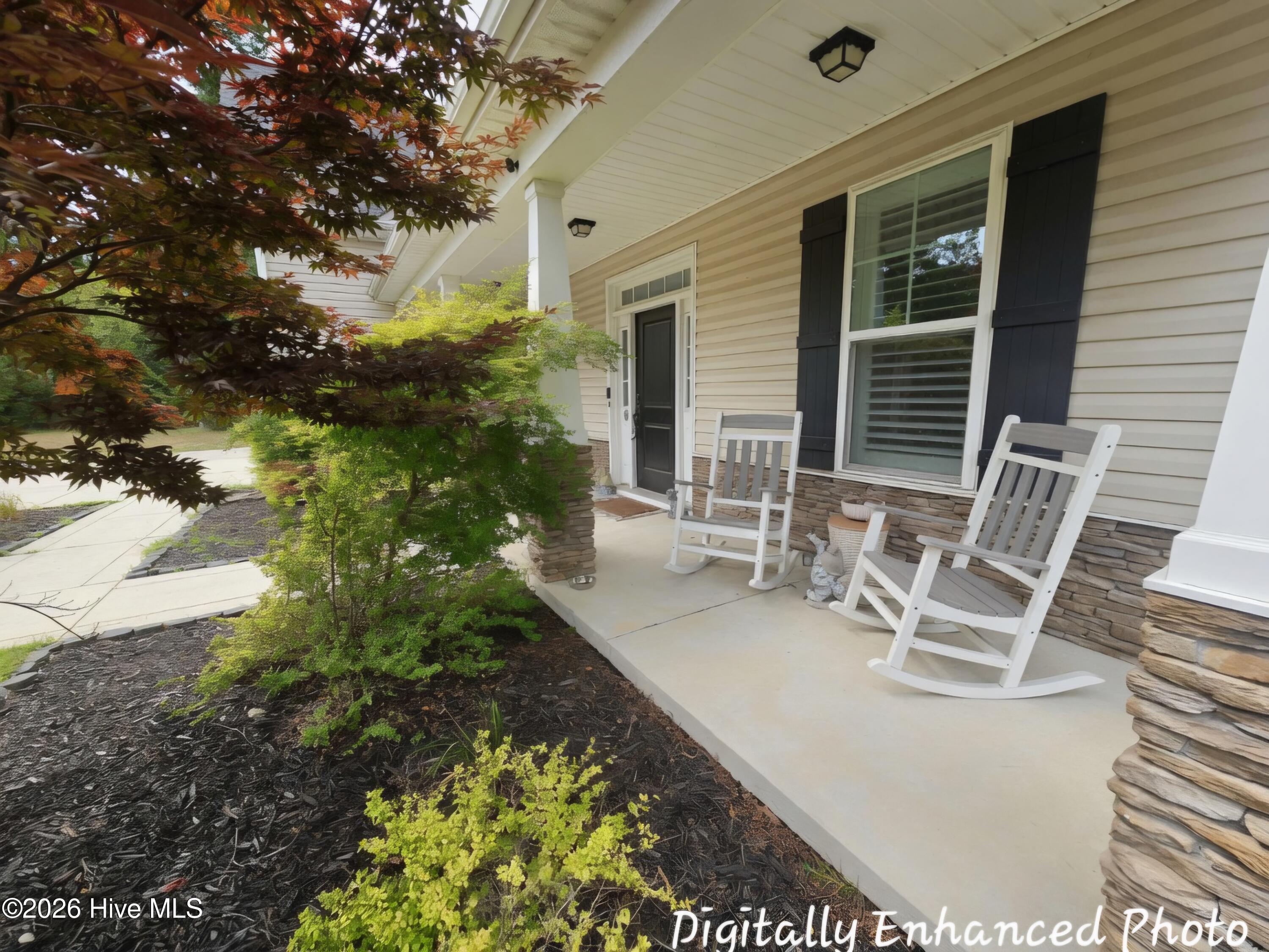 100587201 | Photo 42