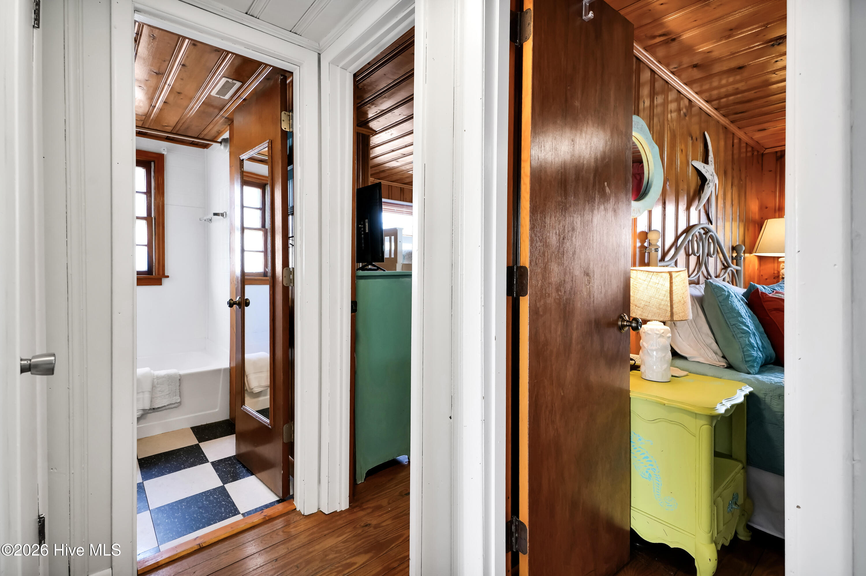 100552516 | Photo 23