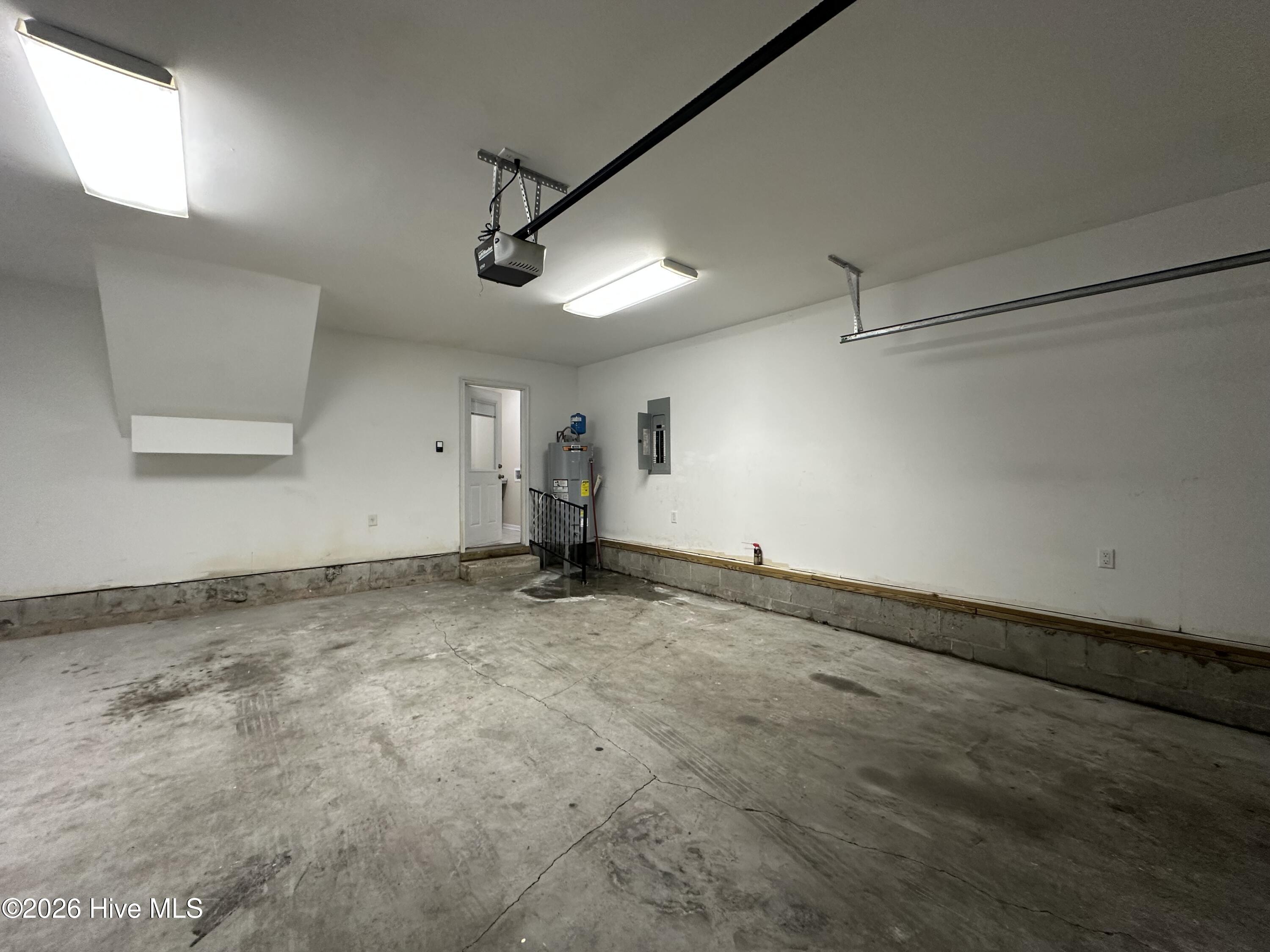 100564152 | Photo 33