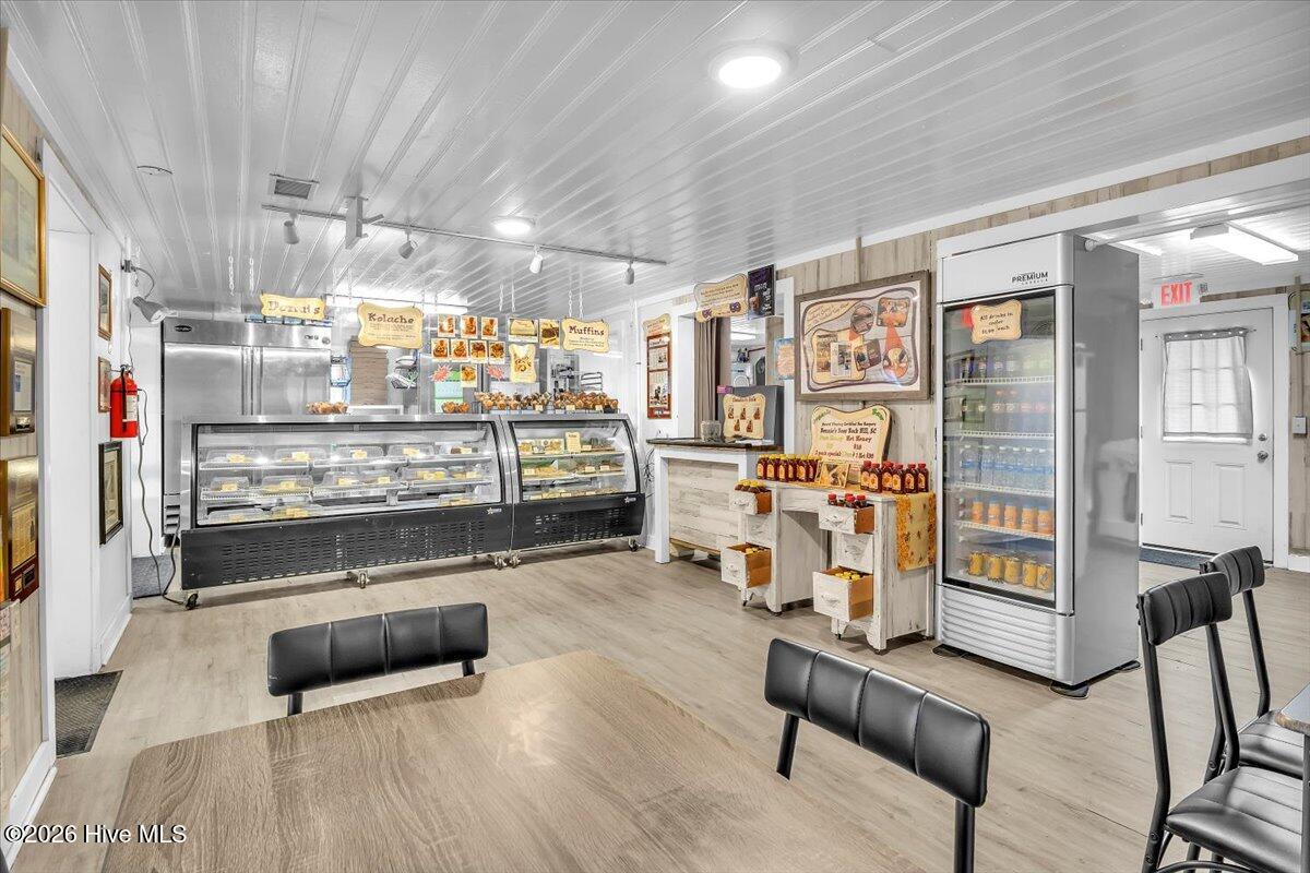 100551922 | Photo 47