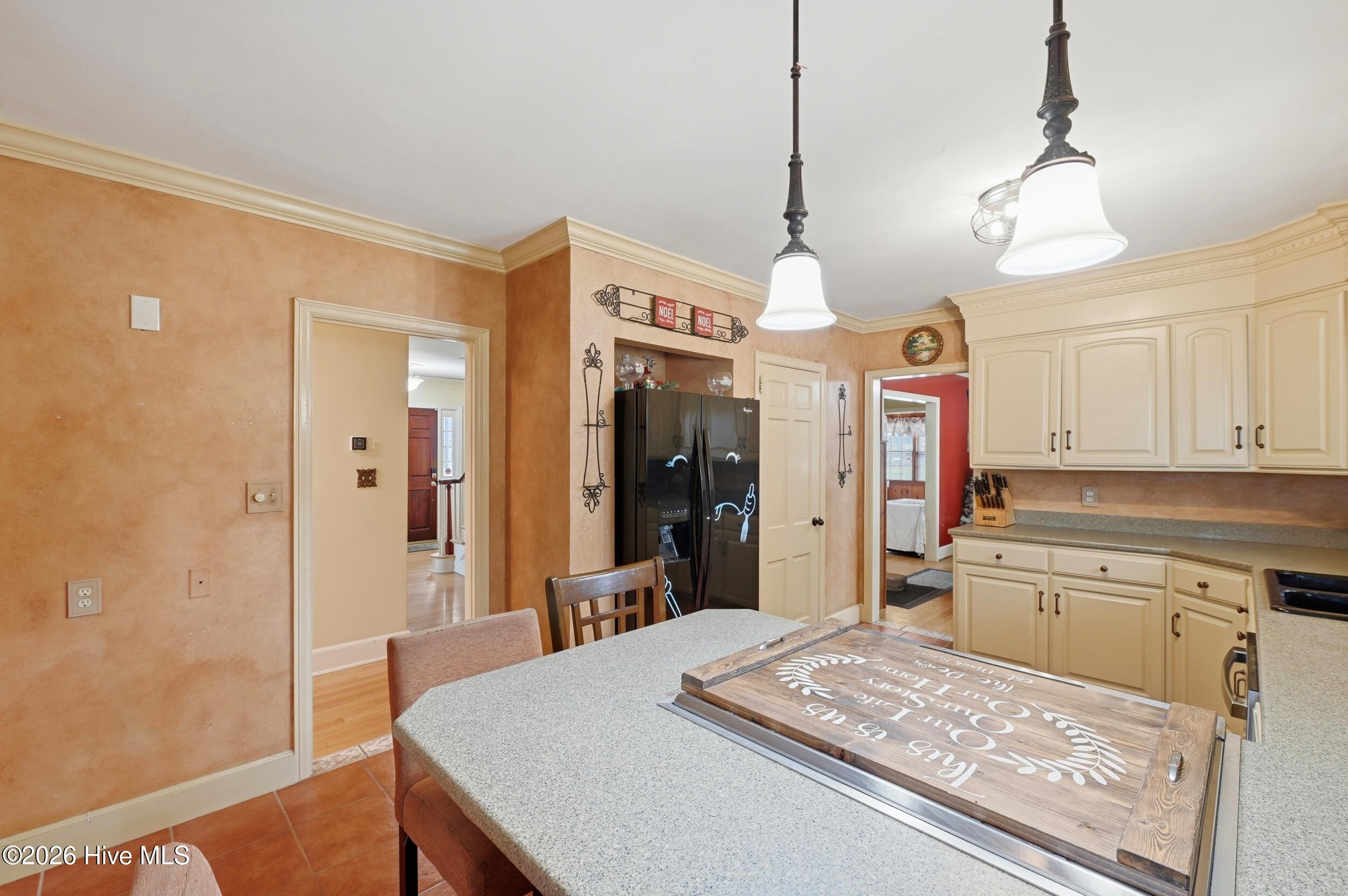 100560095 | Photo 18