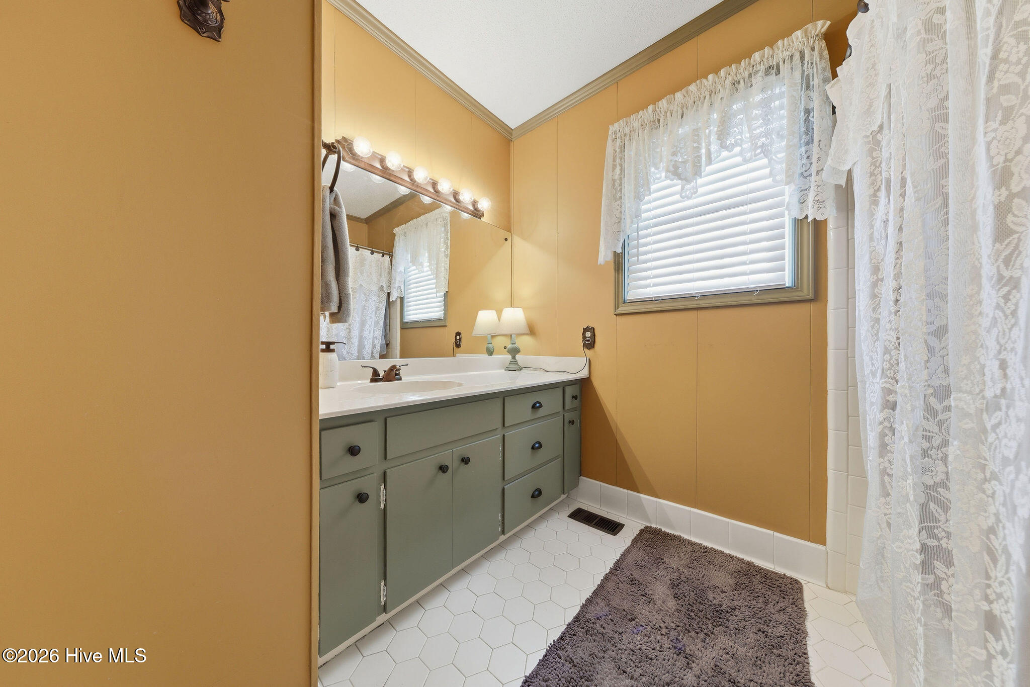 100557788 | Photo 39