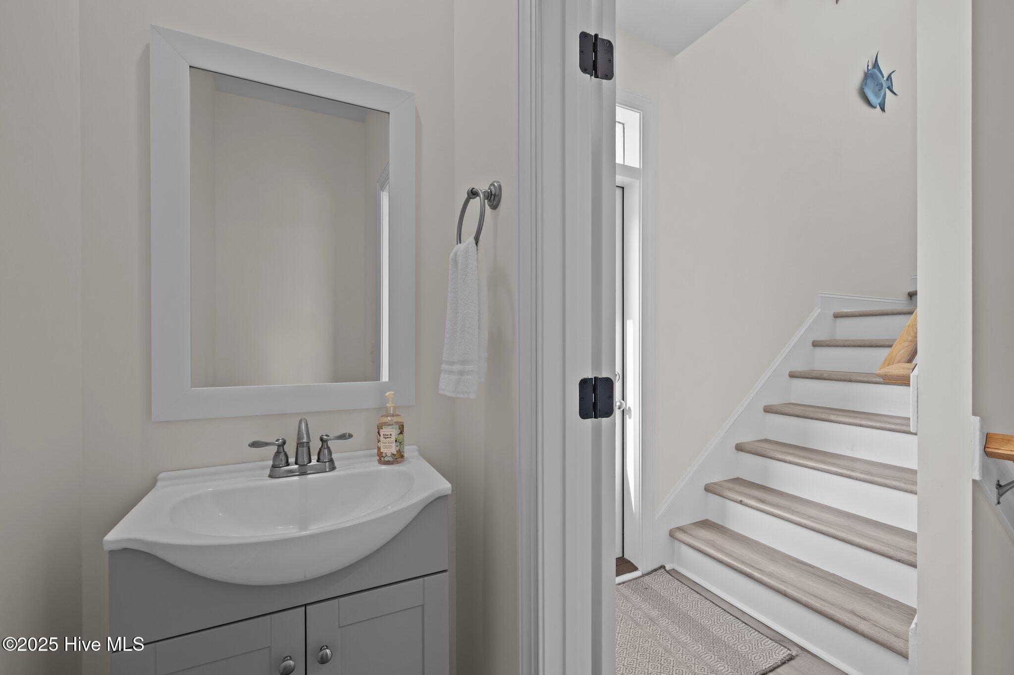 100509194 | Photo 25