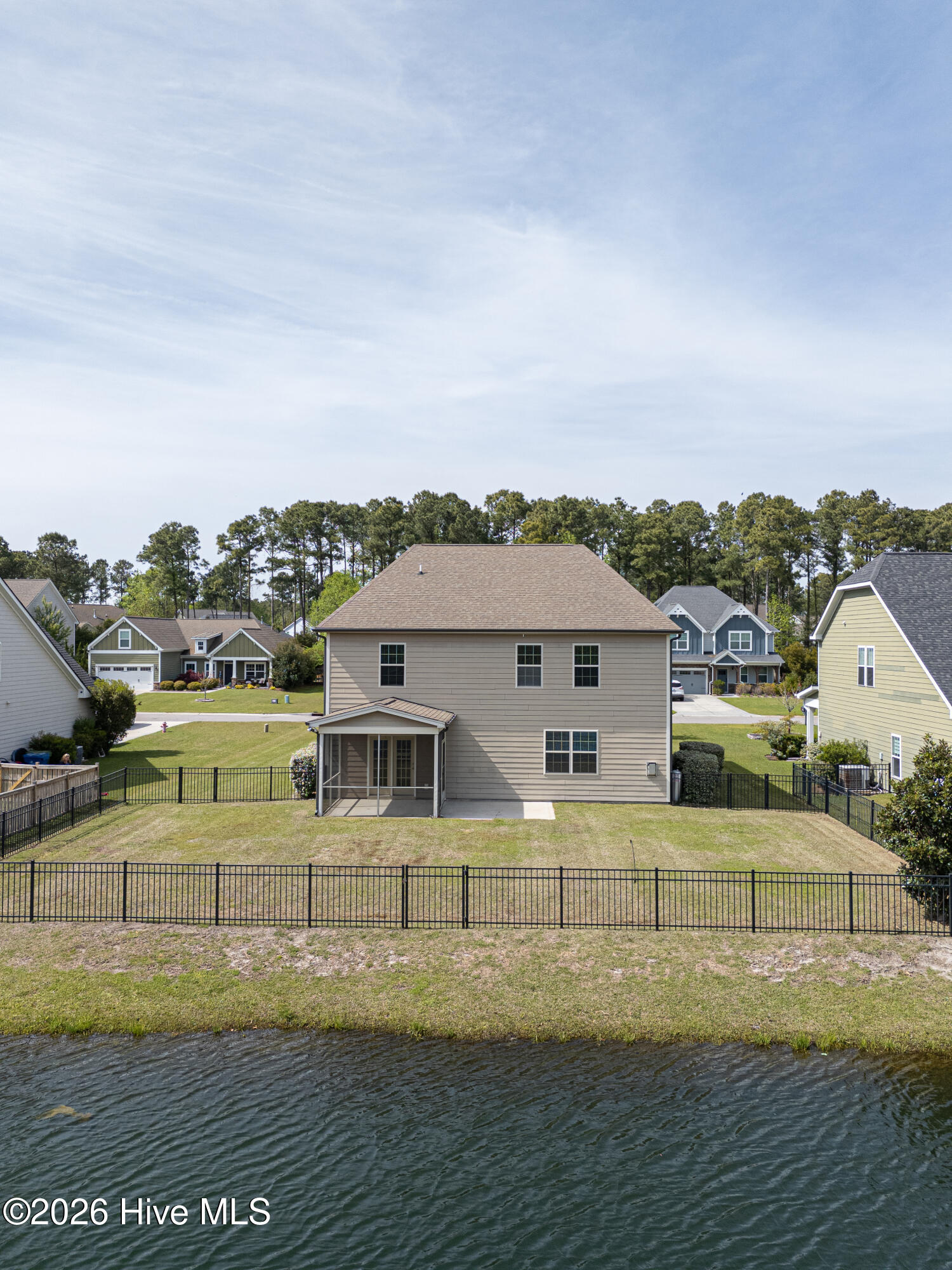 100566464 | Photo 52