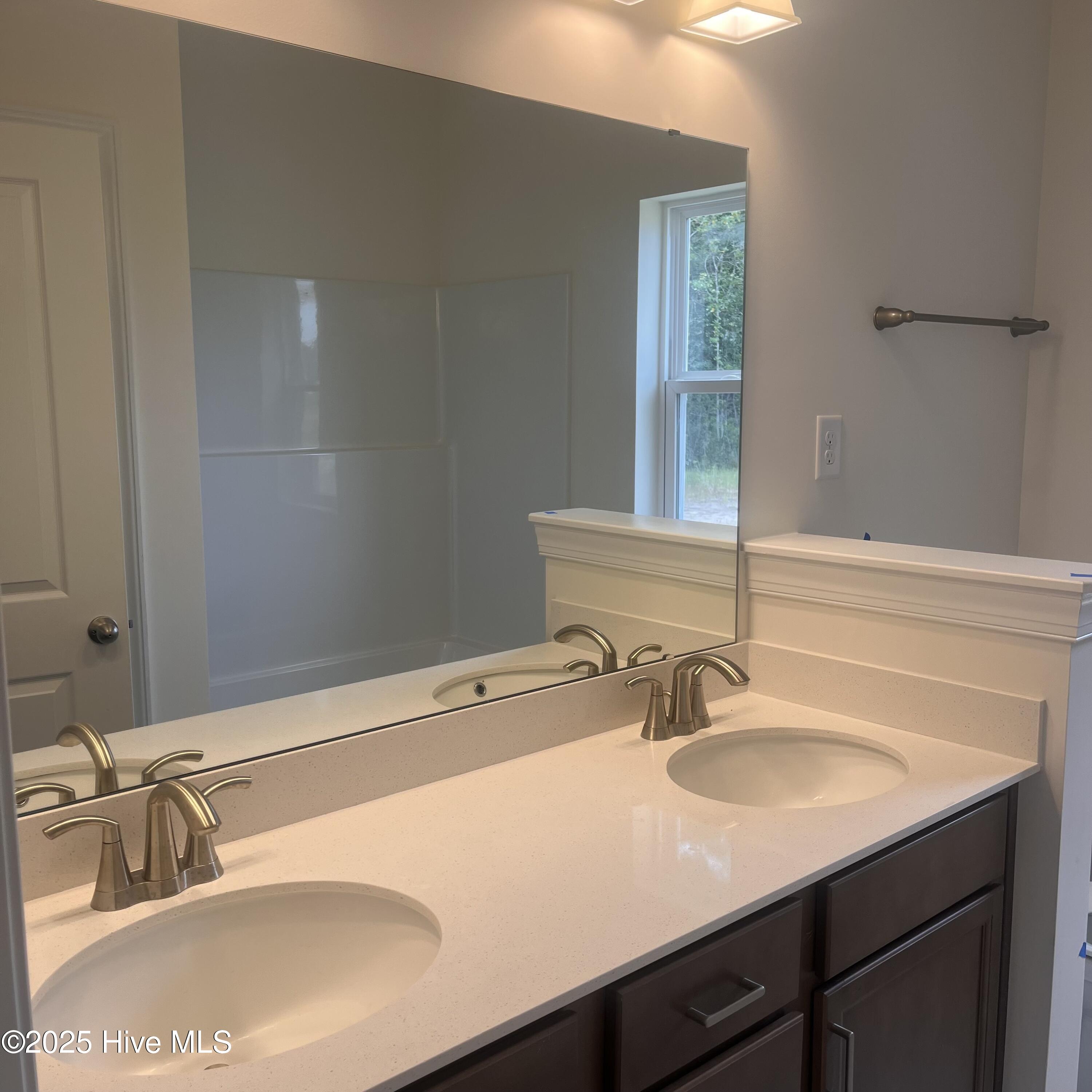 100517298 | Photo 34