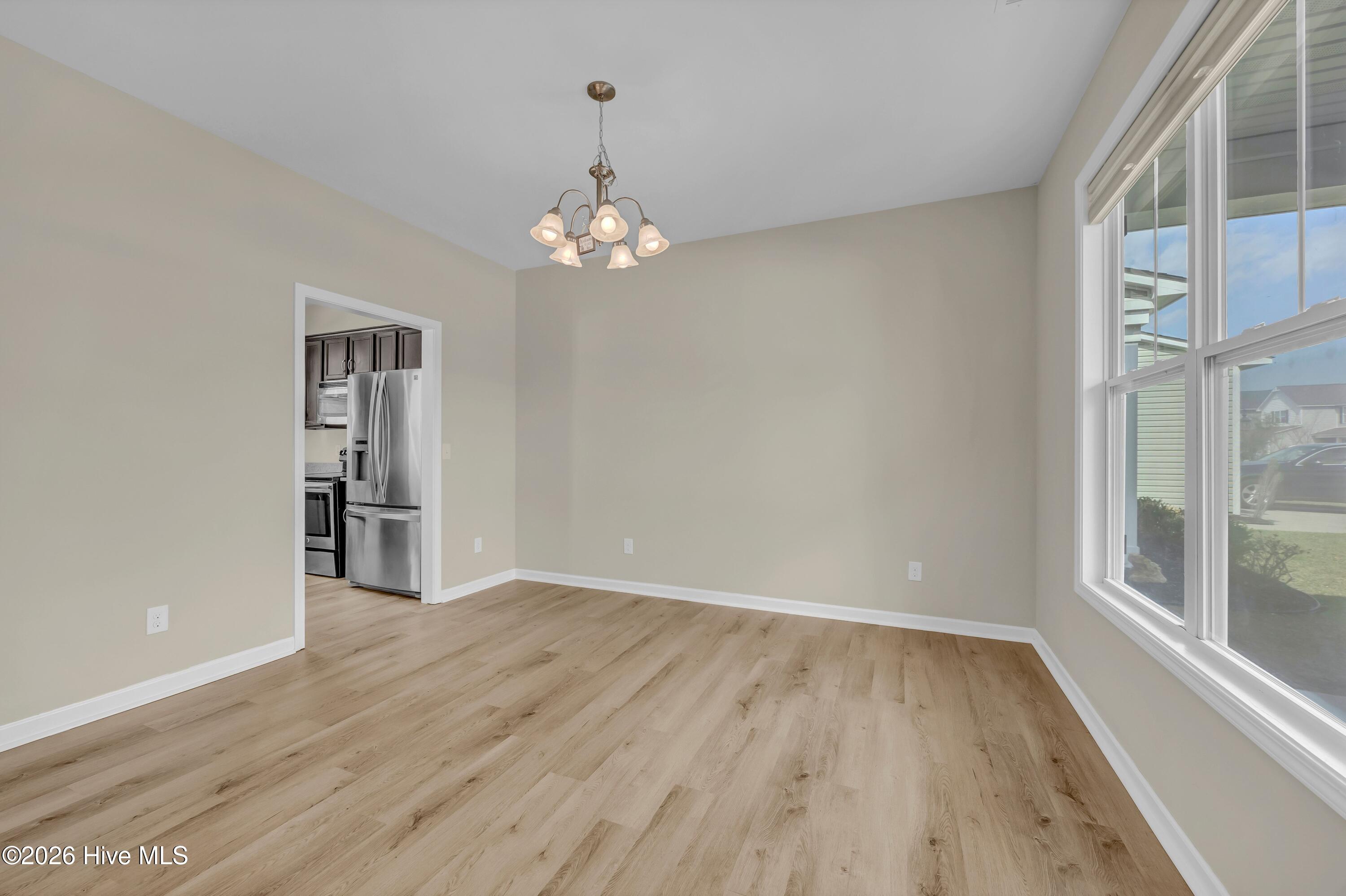 100560481 | Photo 12