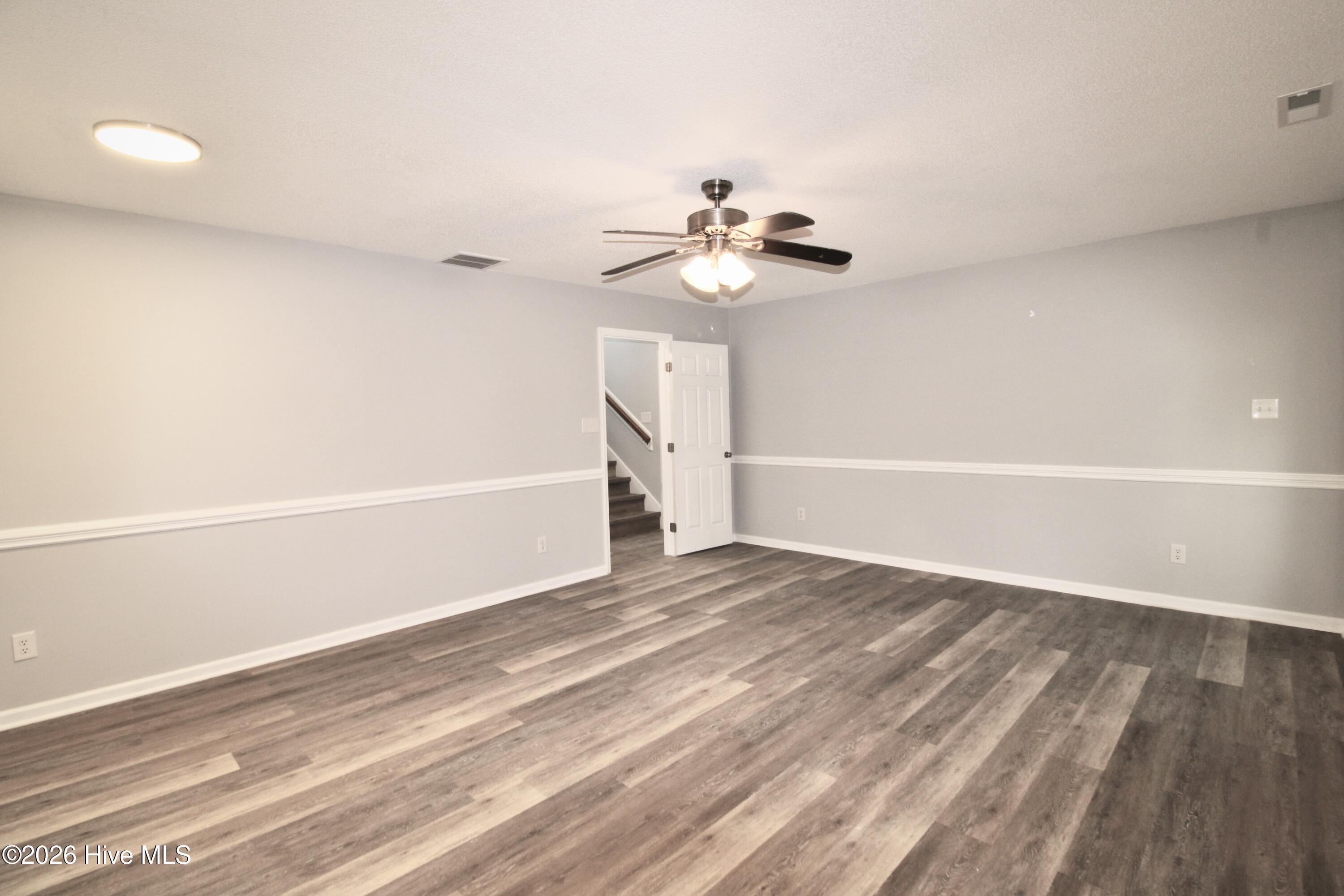 100555902 | Photo 22